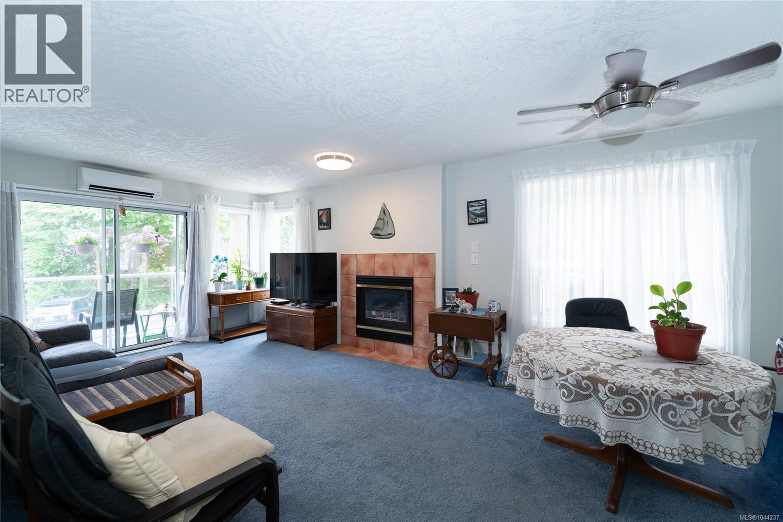 3000 Oak Unit 203A