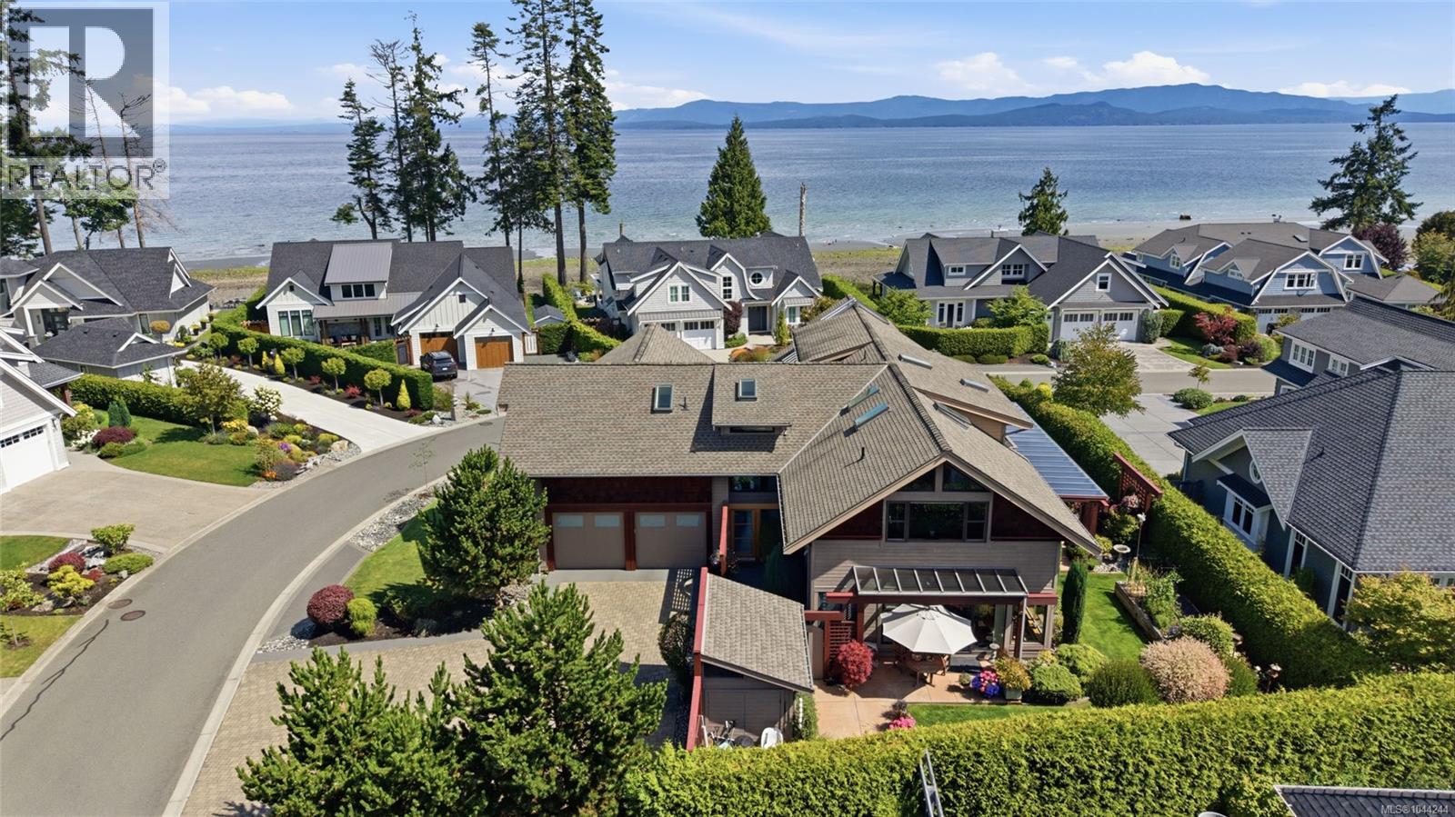 880 Bluffs