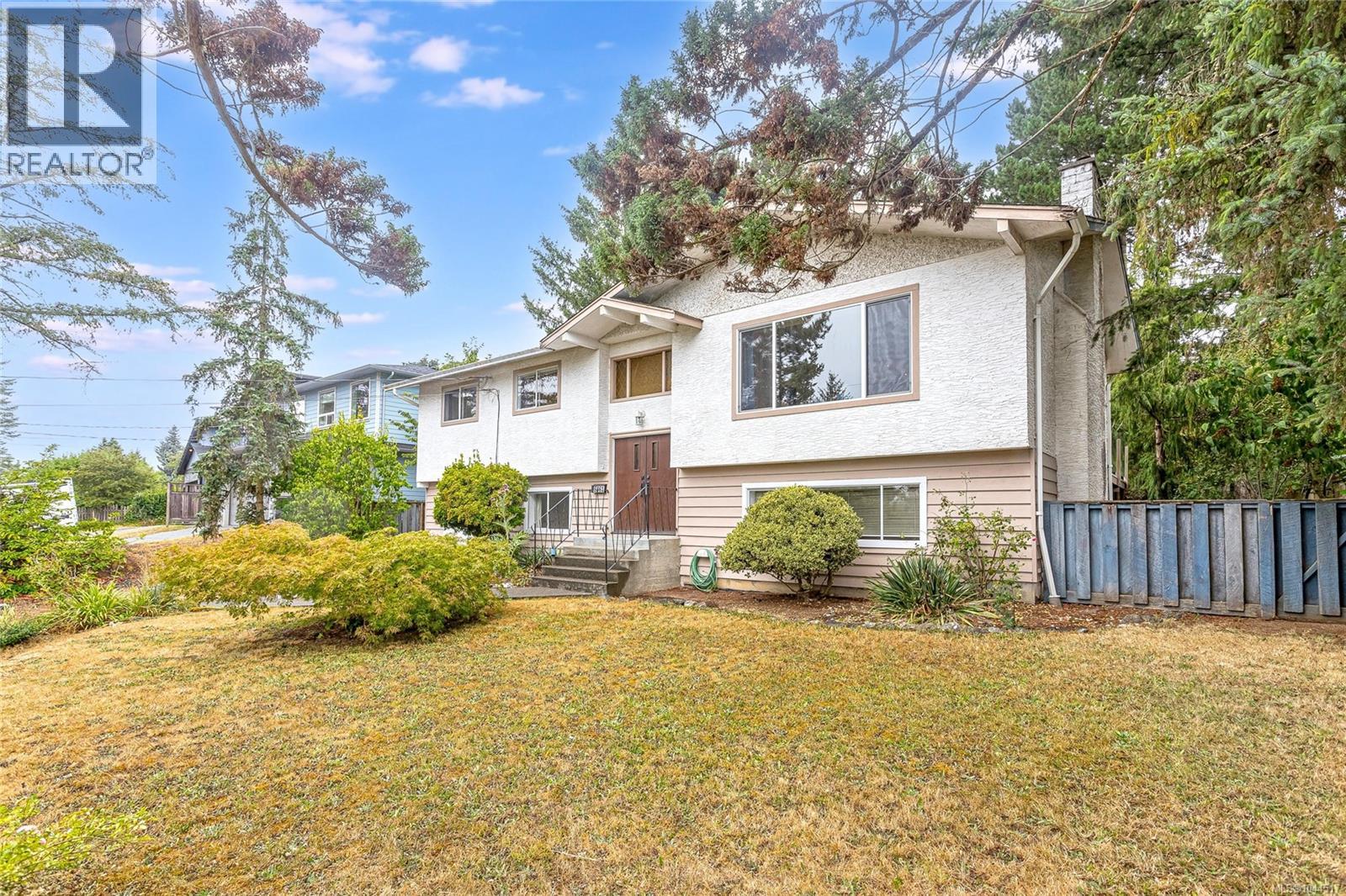5861 Sycamore