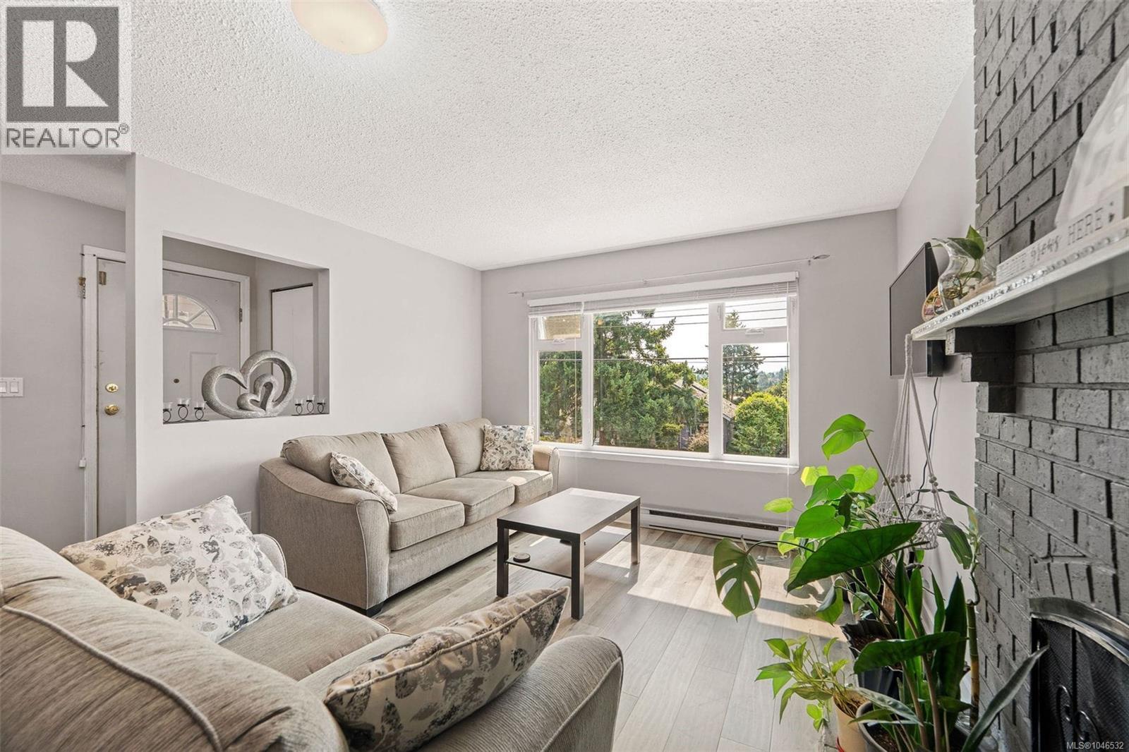 524 Rosehill Unit 4