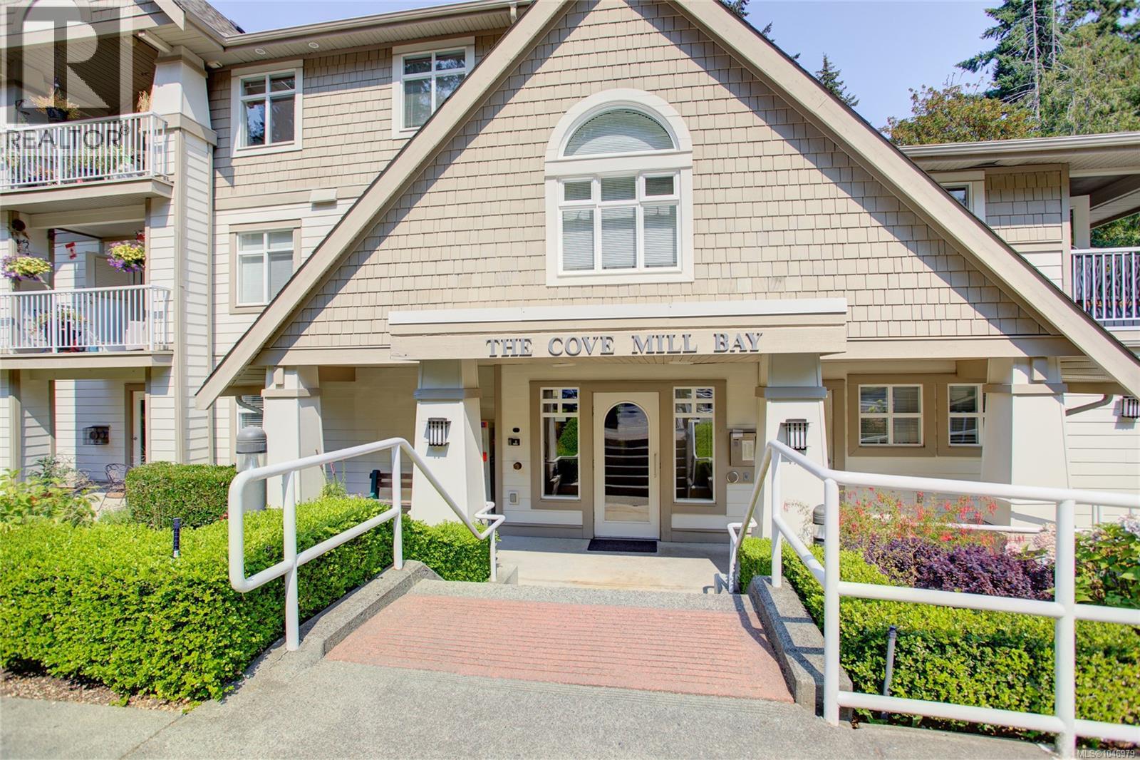 2777 Barry Unit 207