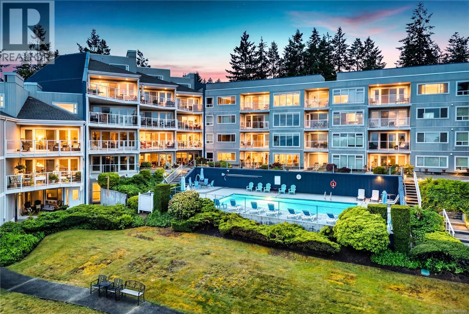 2560 Departure Bay Unit 310