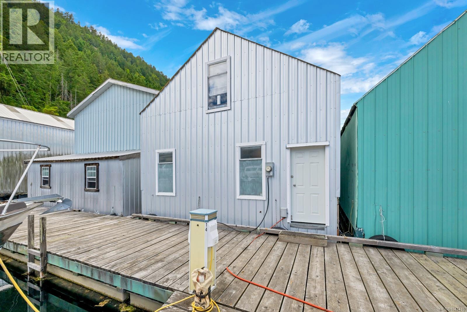 5000 Genoa Bay Unit East Wing photo 5