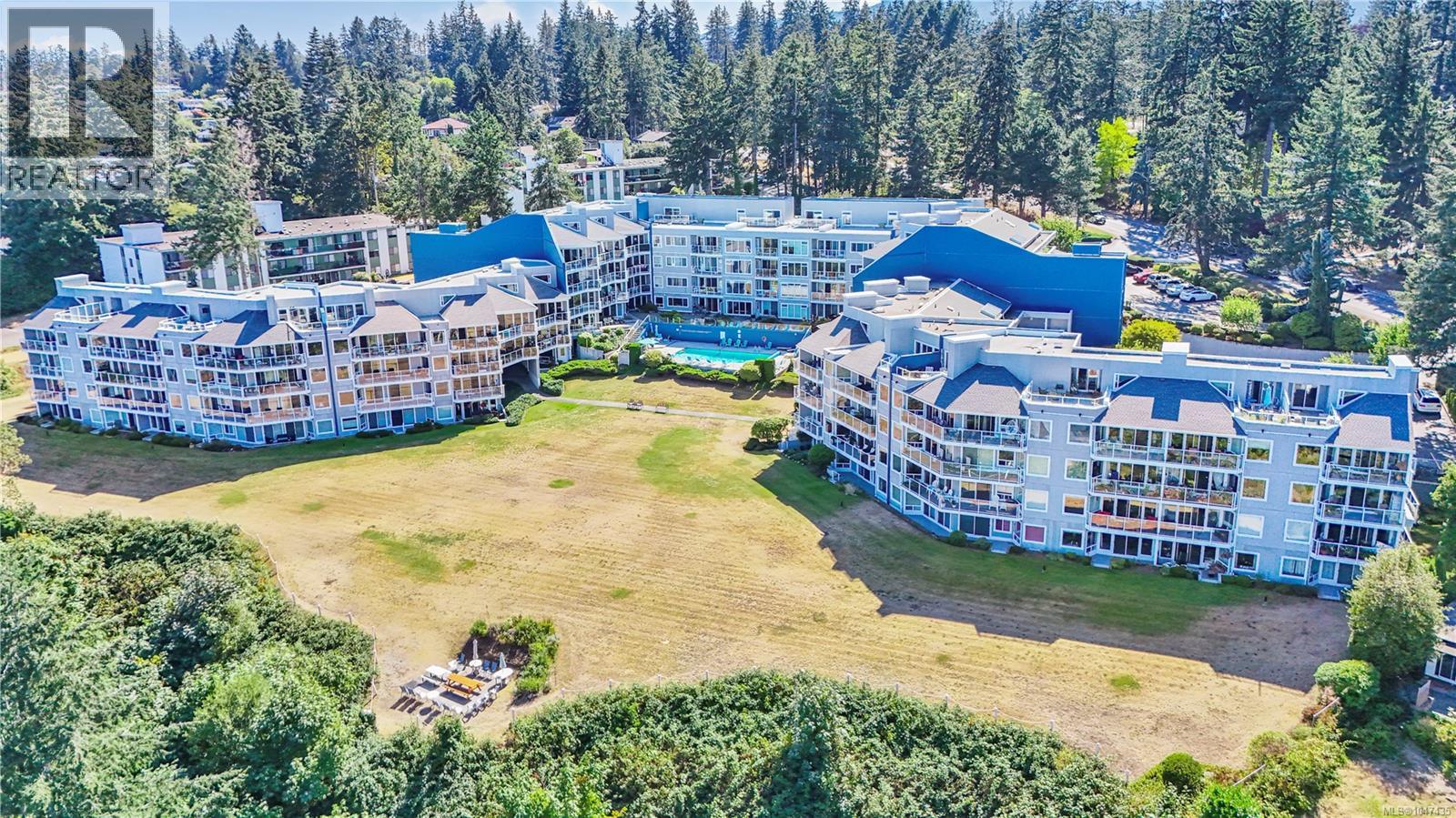 2560 Departure Bay Unit 602
