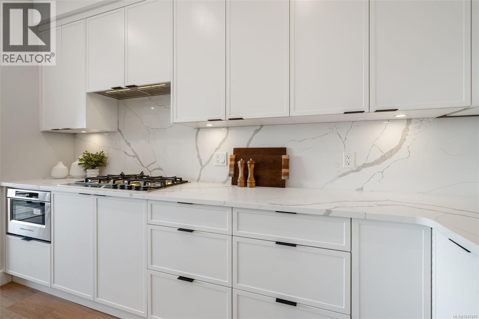 1810 Selenite Unit 209