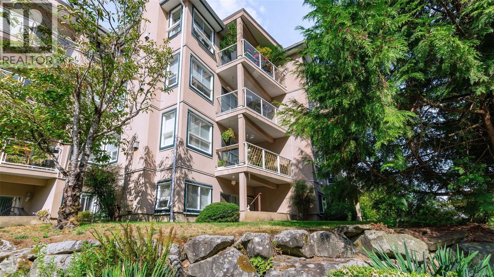 3000 Oak Unit 104B