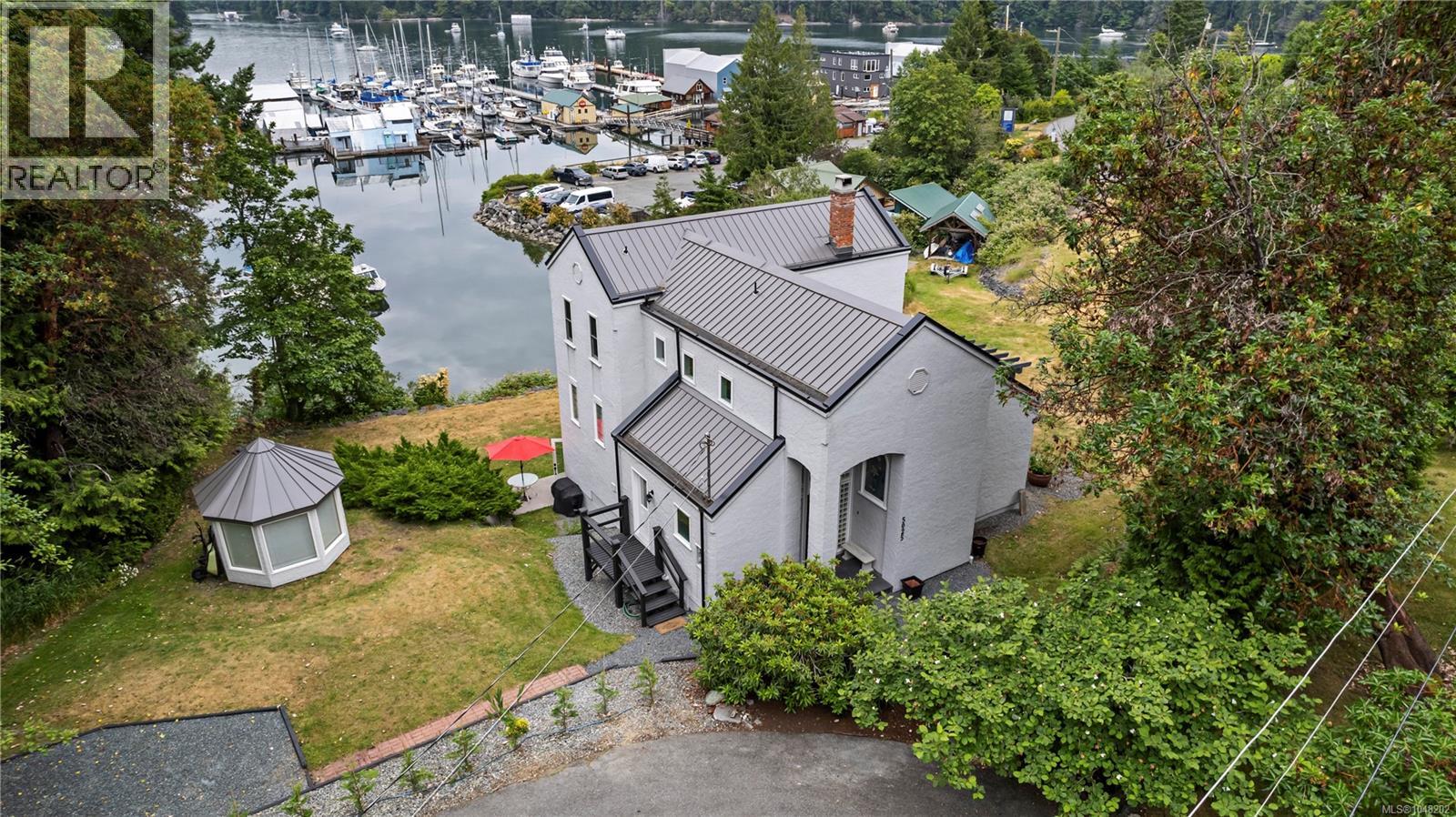 5025 Genoa Bay