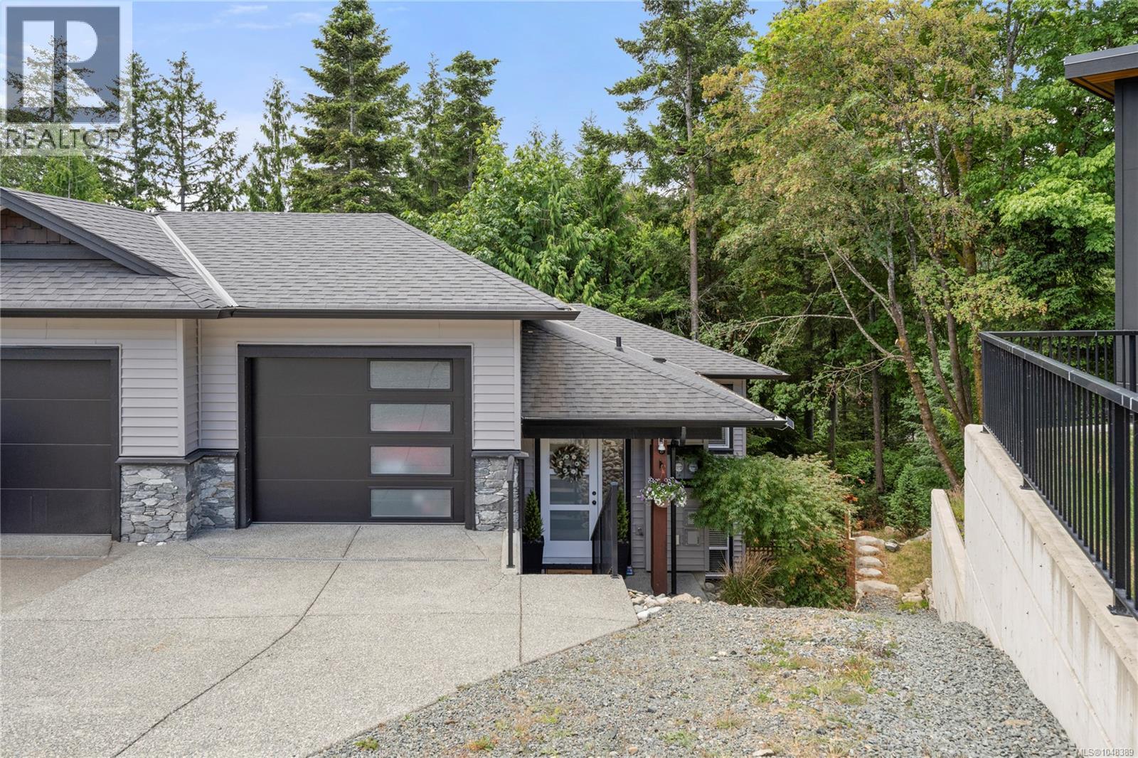 222 Golden Oaks