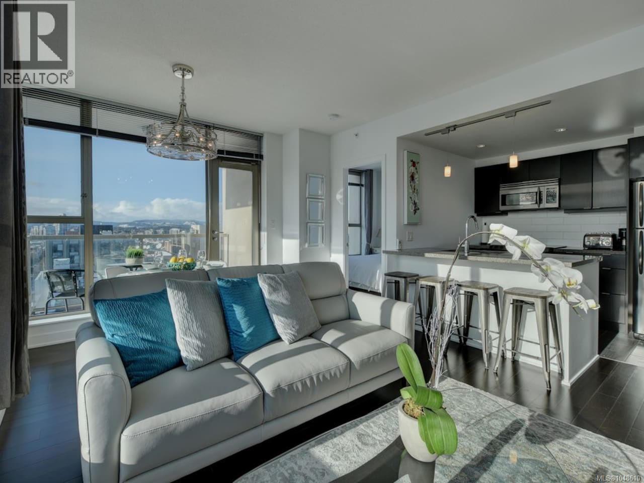 760 Johnson Unit 902