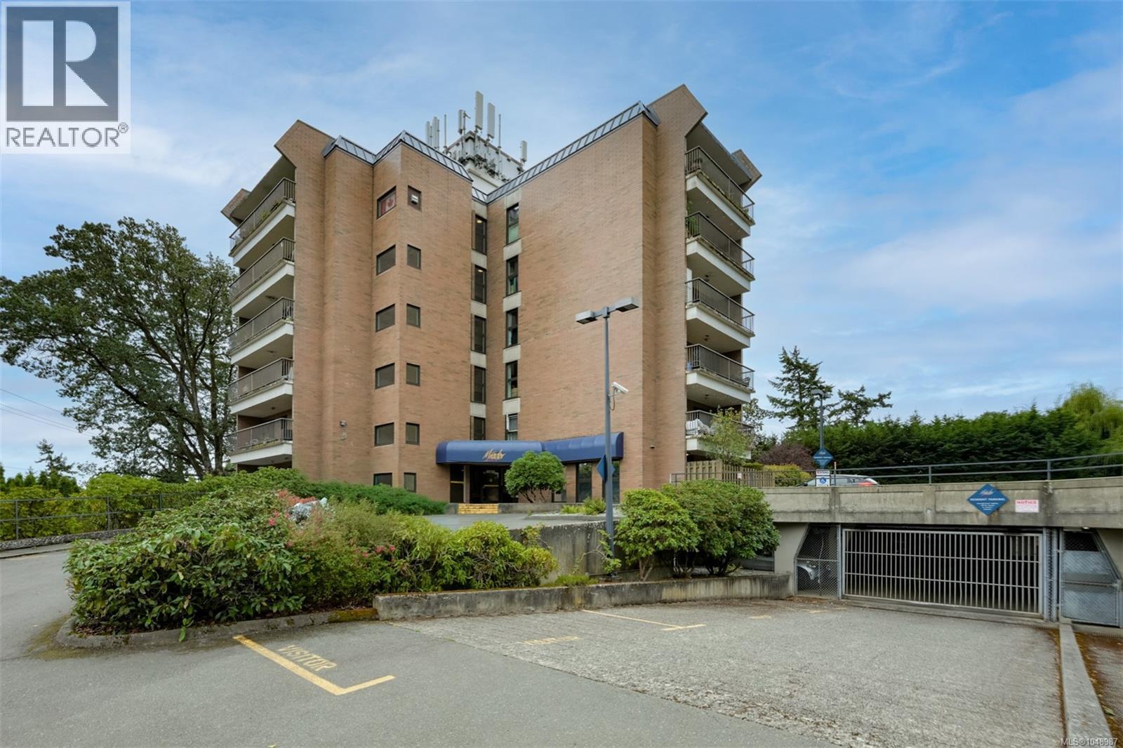 4030 Quadra Unit 201