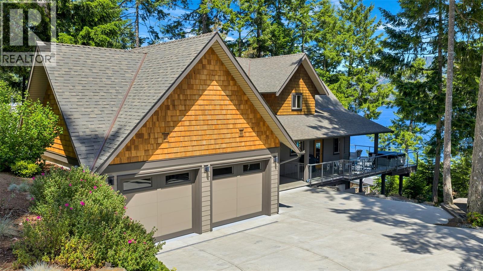 6371 Genoa Bay