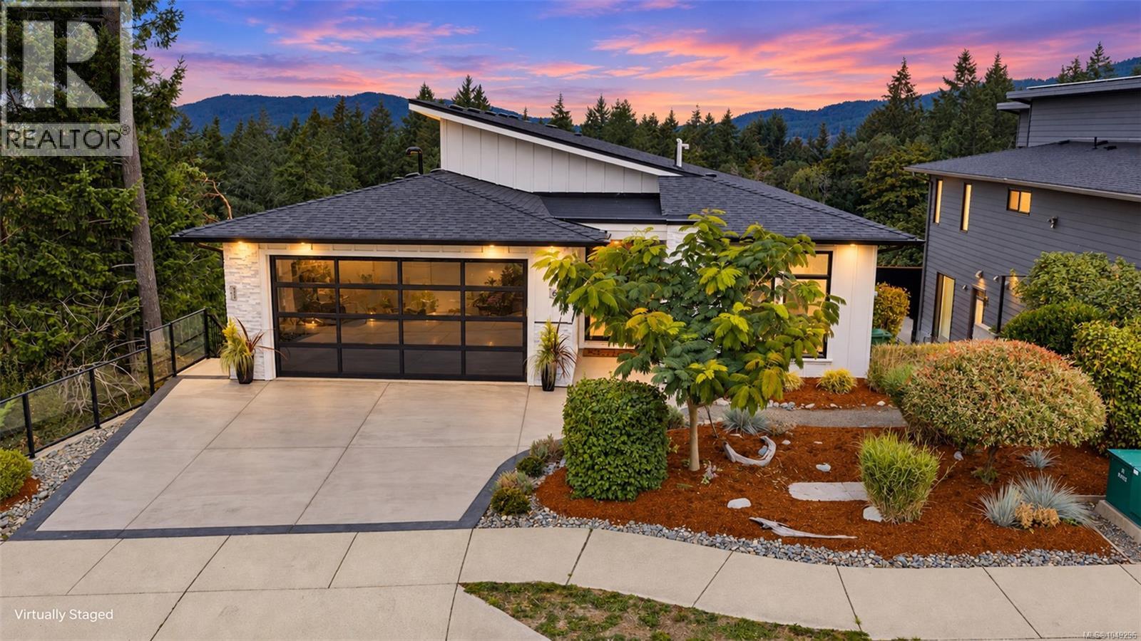 6261 Highwood