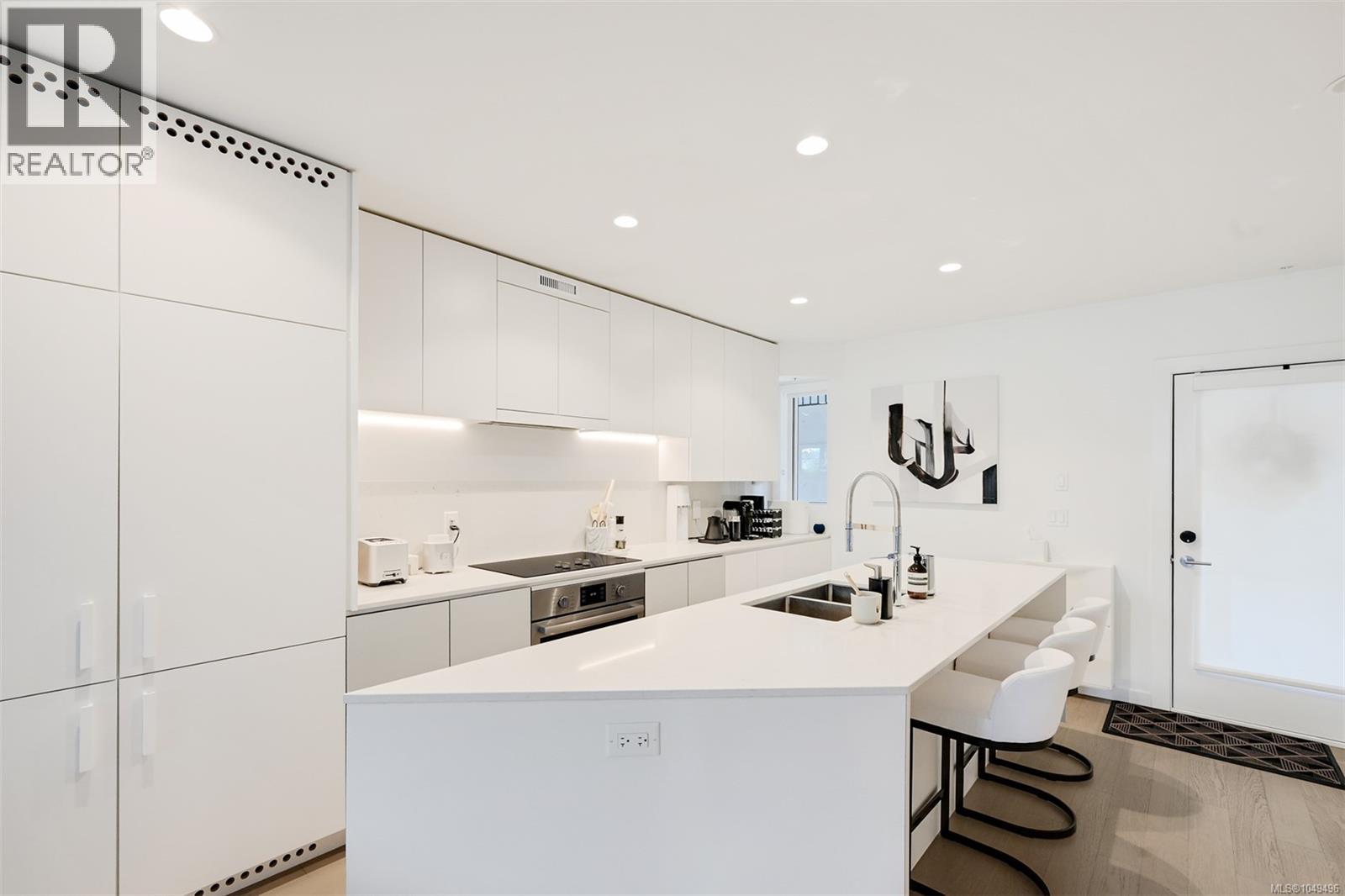 430 Parry Unit 204