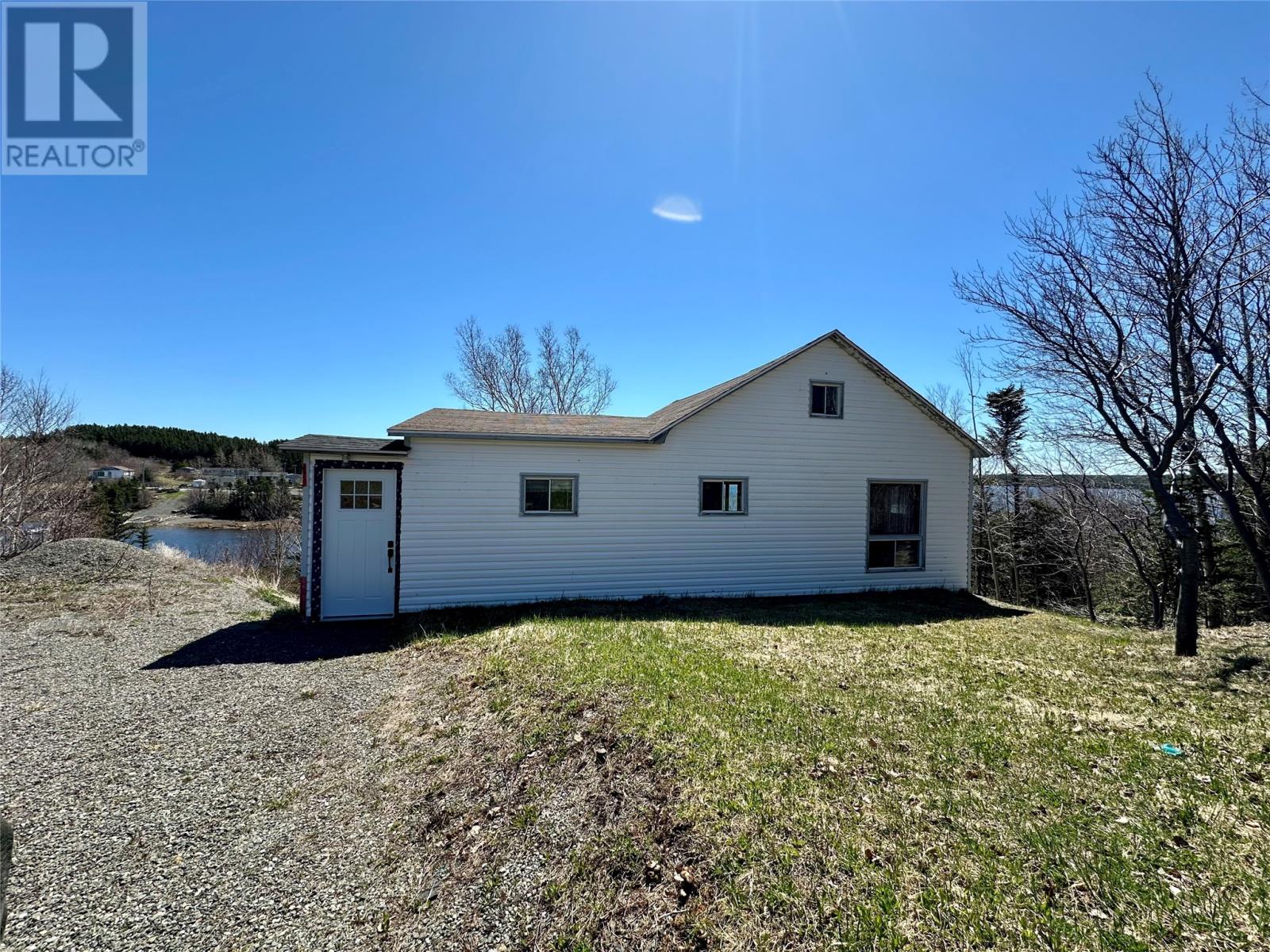 27 Village Cove