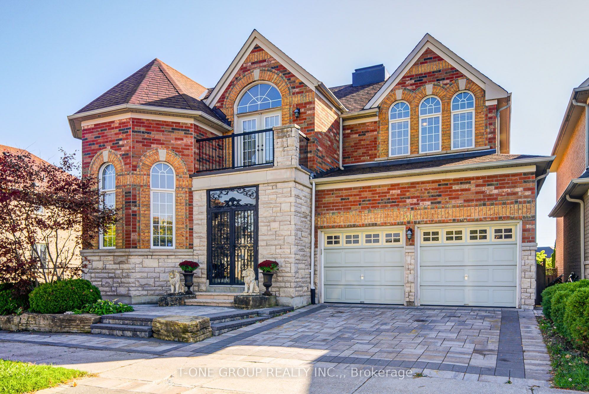 39 Boulderbrook
