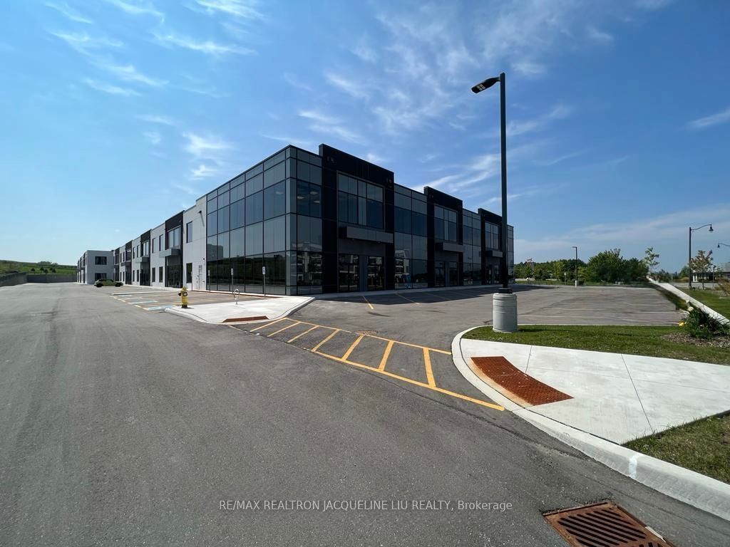 45 Eric T Smith Way 3, Aurora, ON L4G 0Z6, Aurora