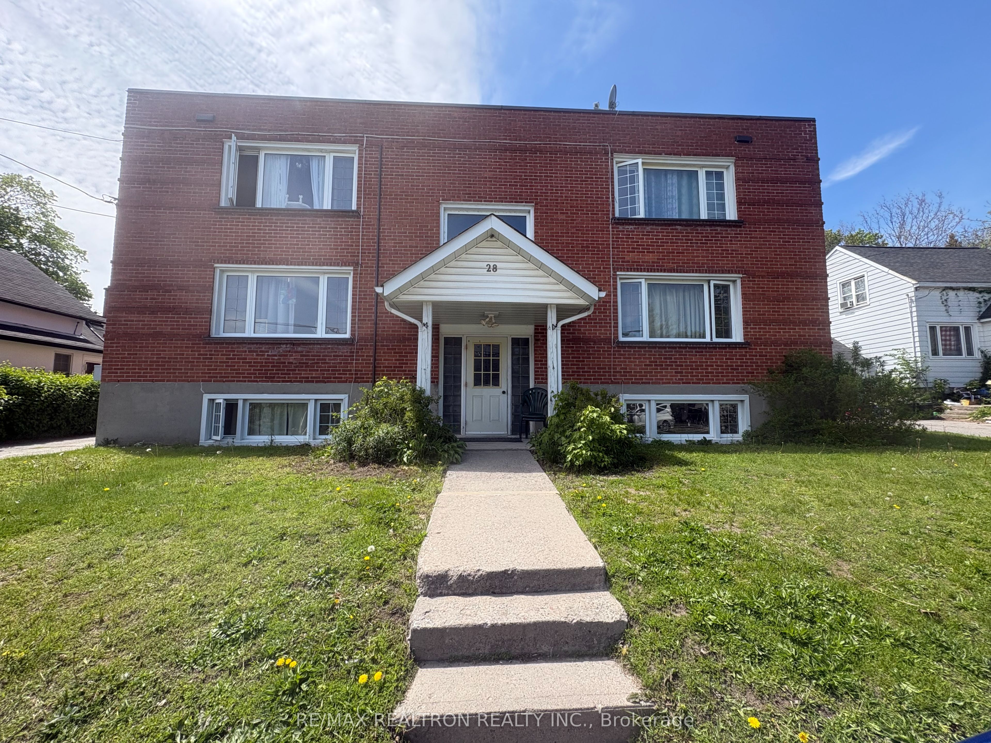 Huge units 5x2BR, 1x1+1BR, 6481 SF of living space