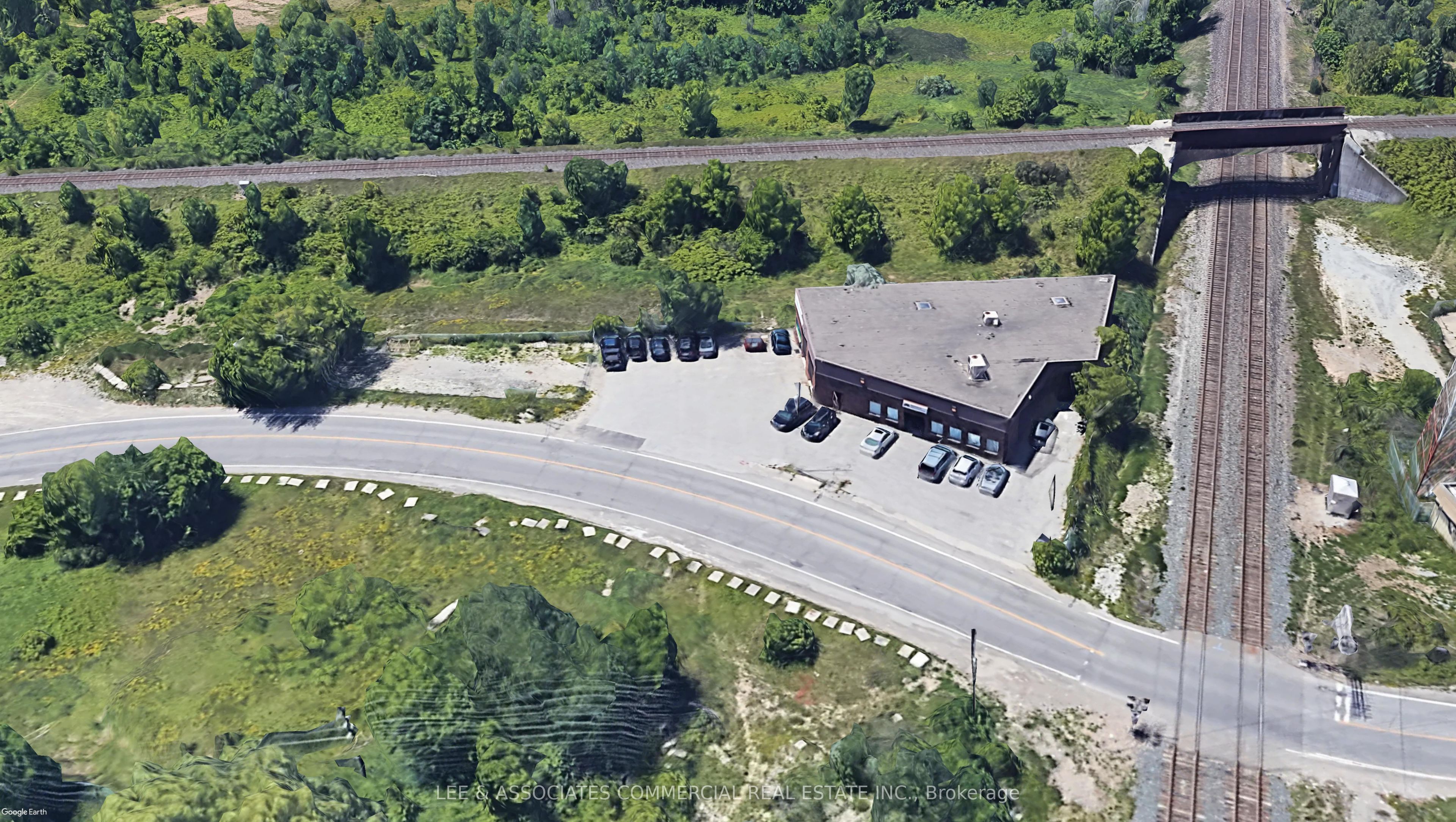 220 N Bronte Street N Exterior Yard, Milton, ON L9T 2N9, Milton