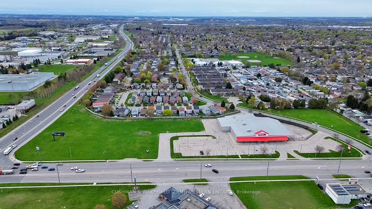 2209-2221 Dundas