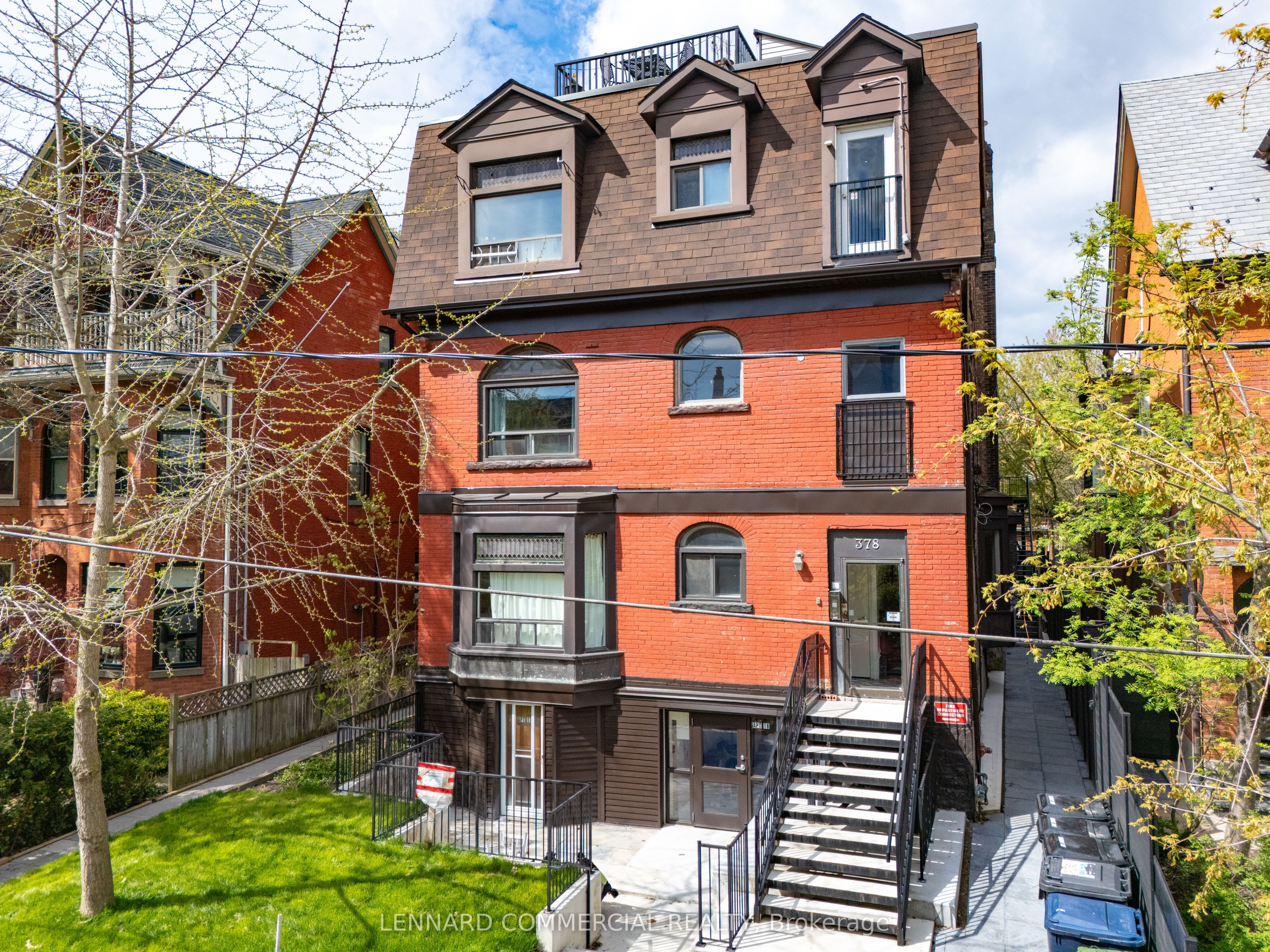 378 Markham