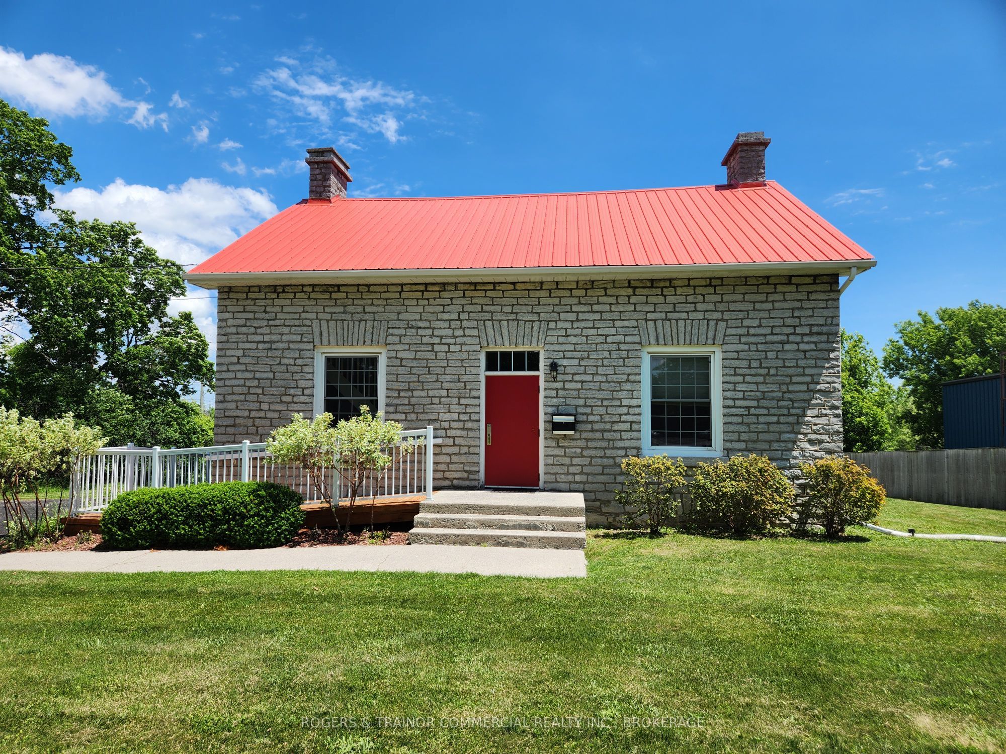 294 Elliott photo 2