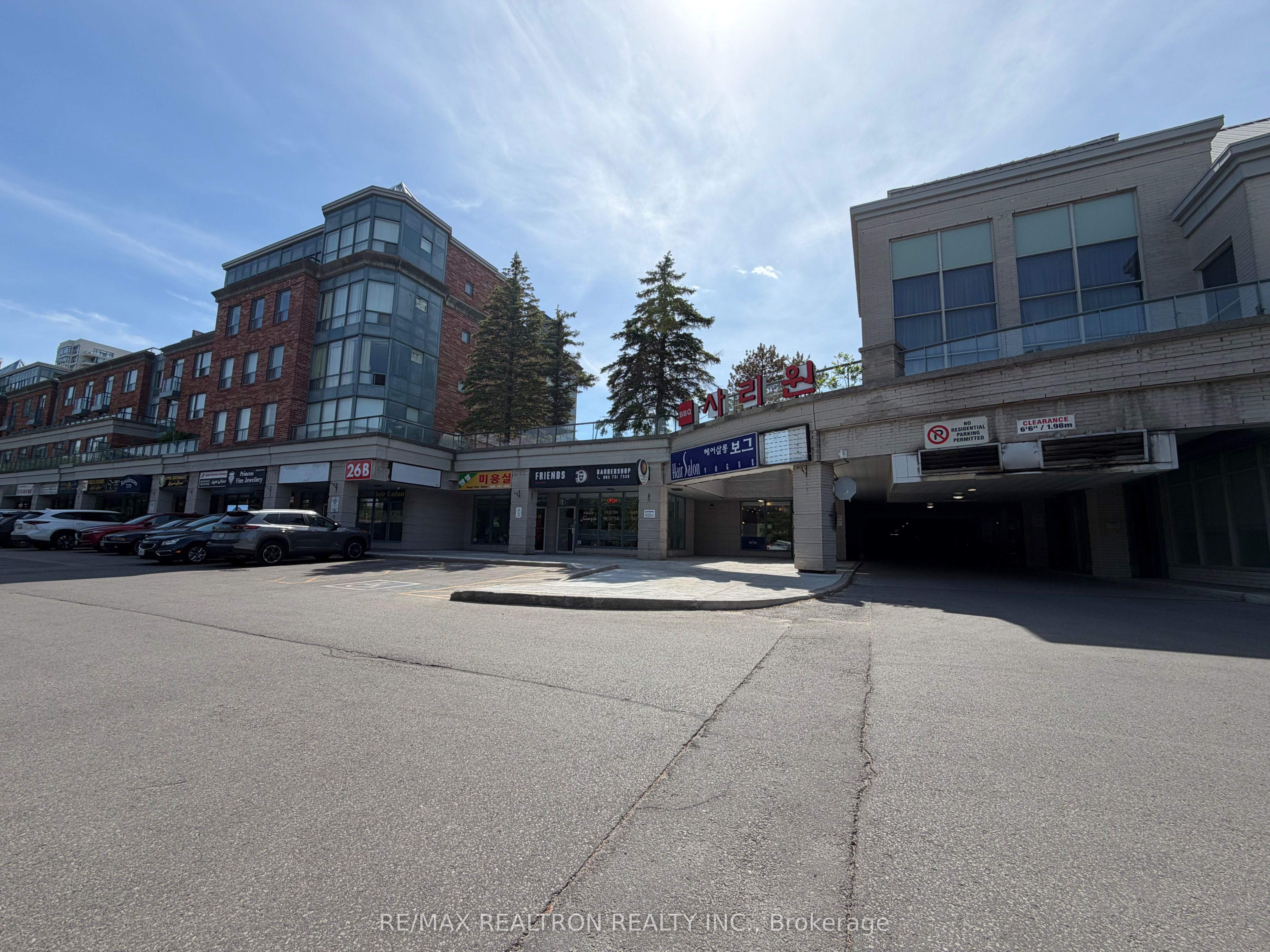 7378 Yonge Unit 38B