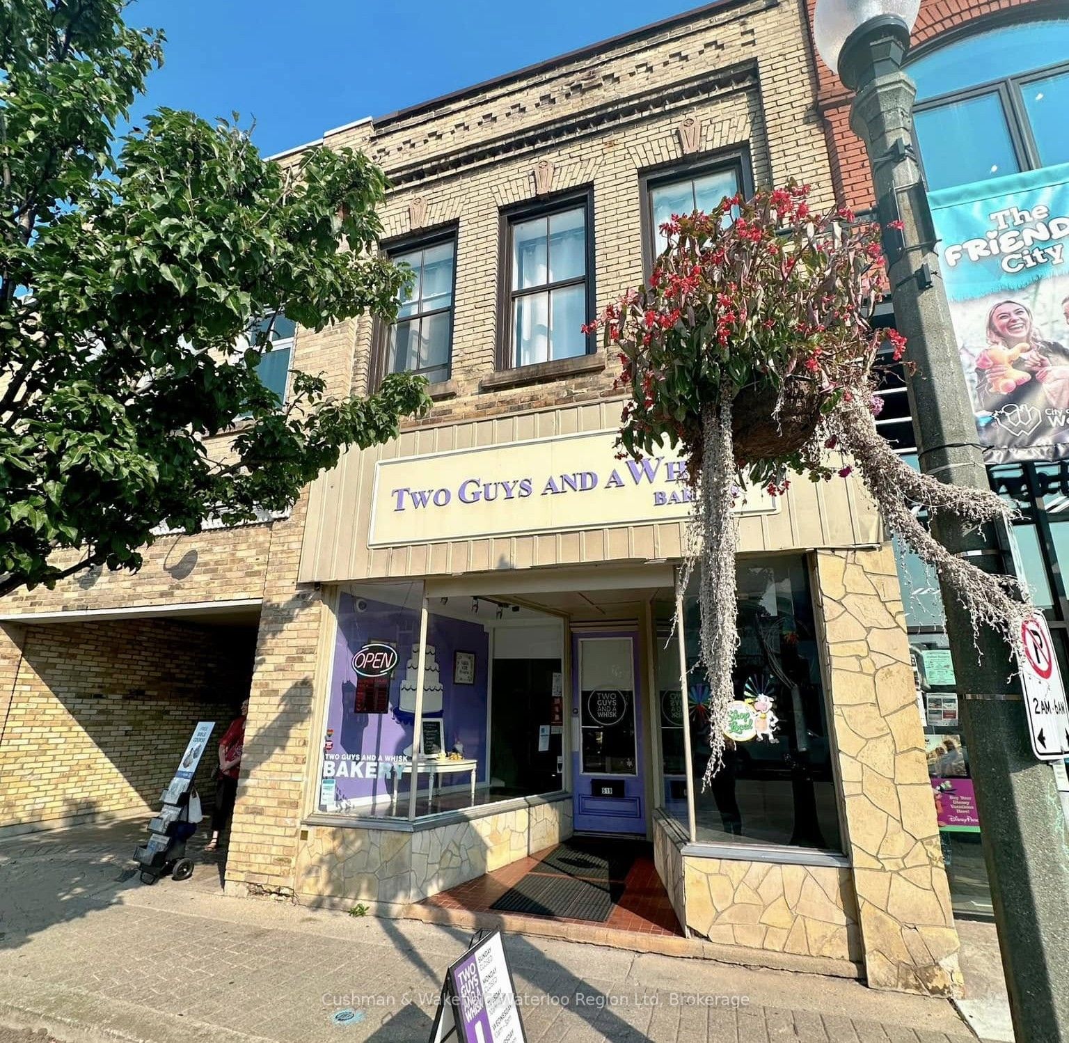 519 Dundas