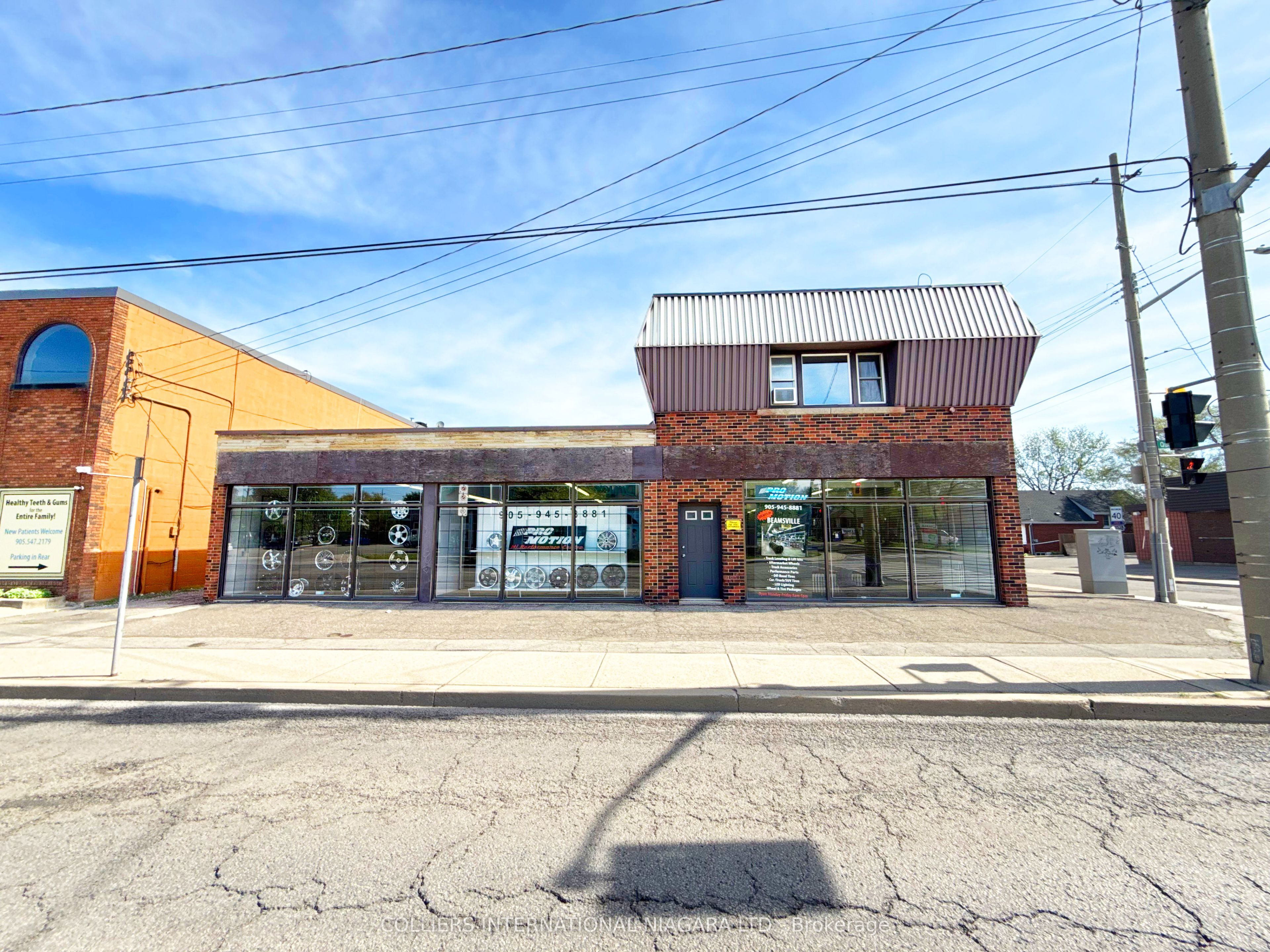 123 Queenston photo 5