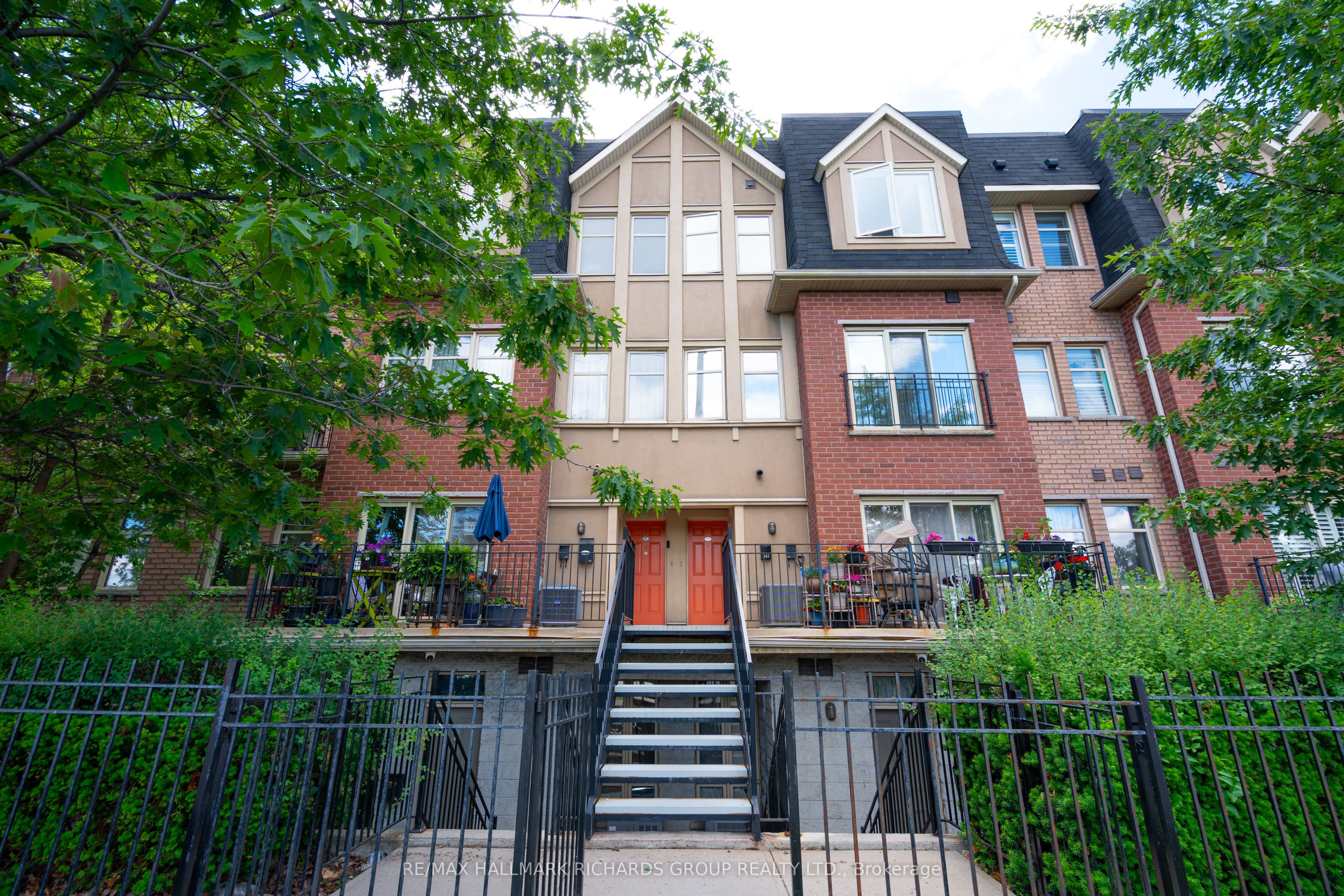 1496 Victoria Park Unit 245