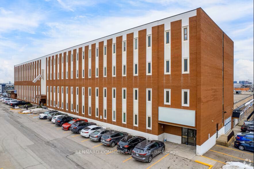 1111 Finch Unit 300 photo 2