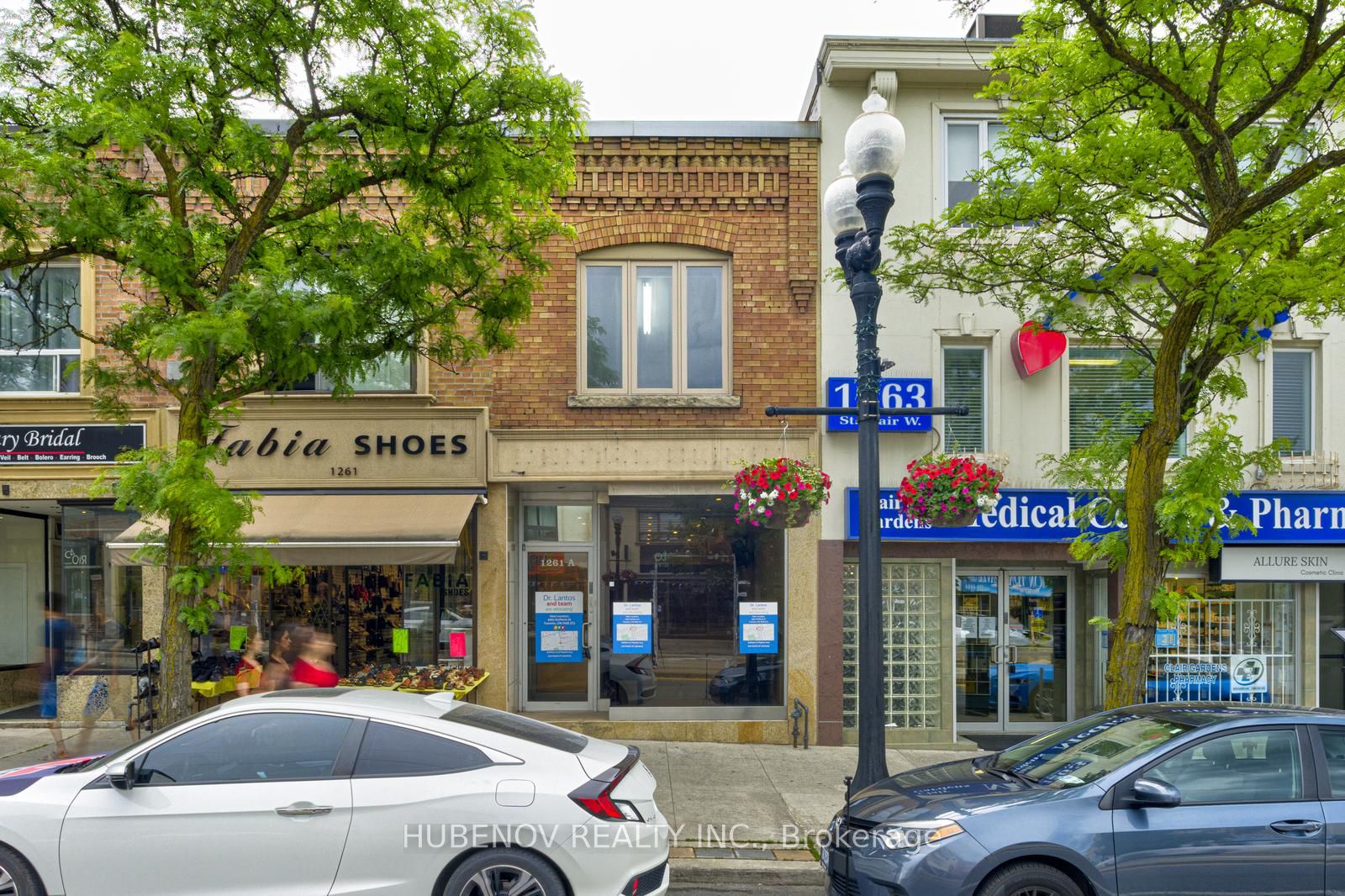 1261 St.Clair