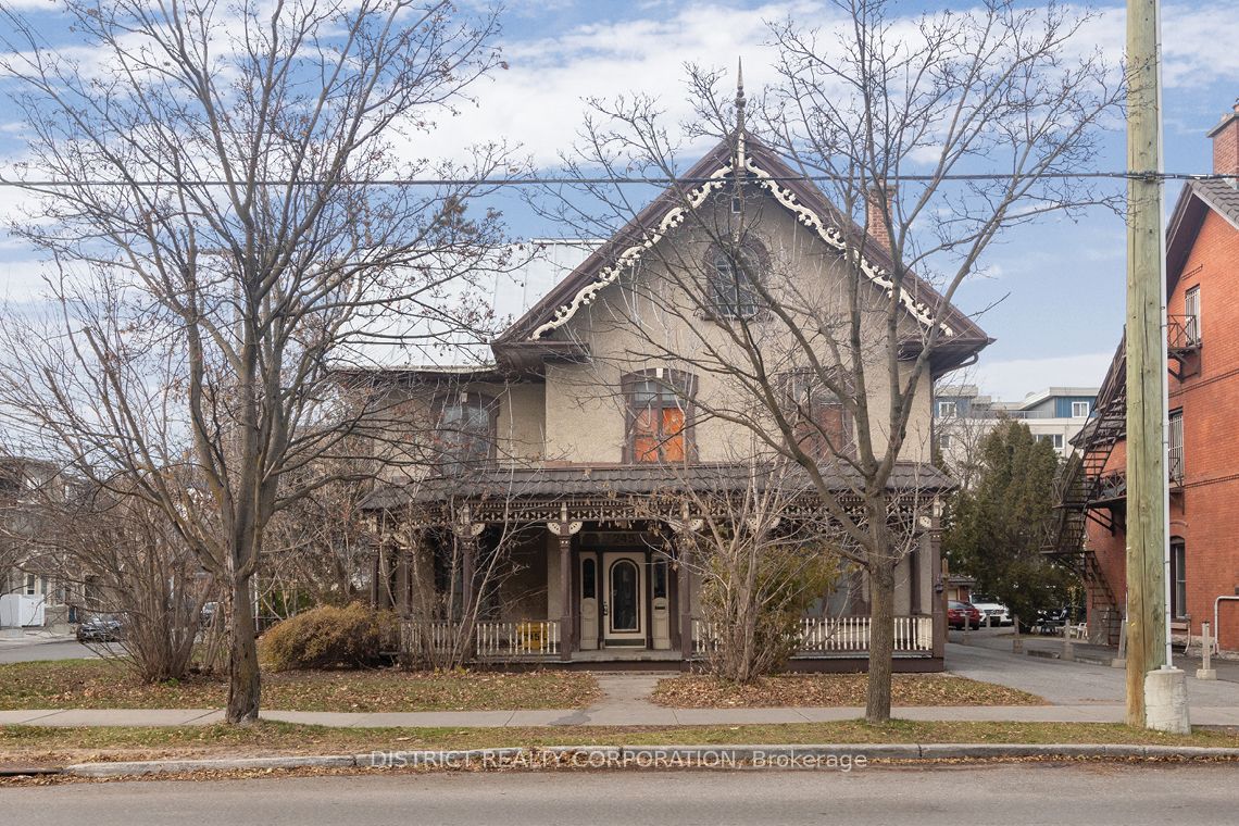 245 Laurier