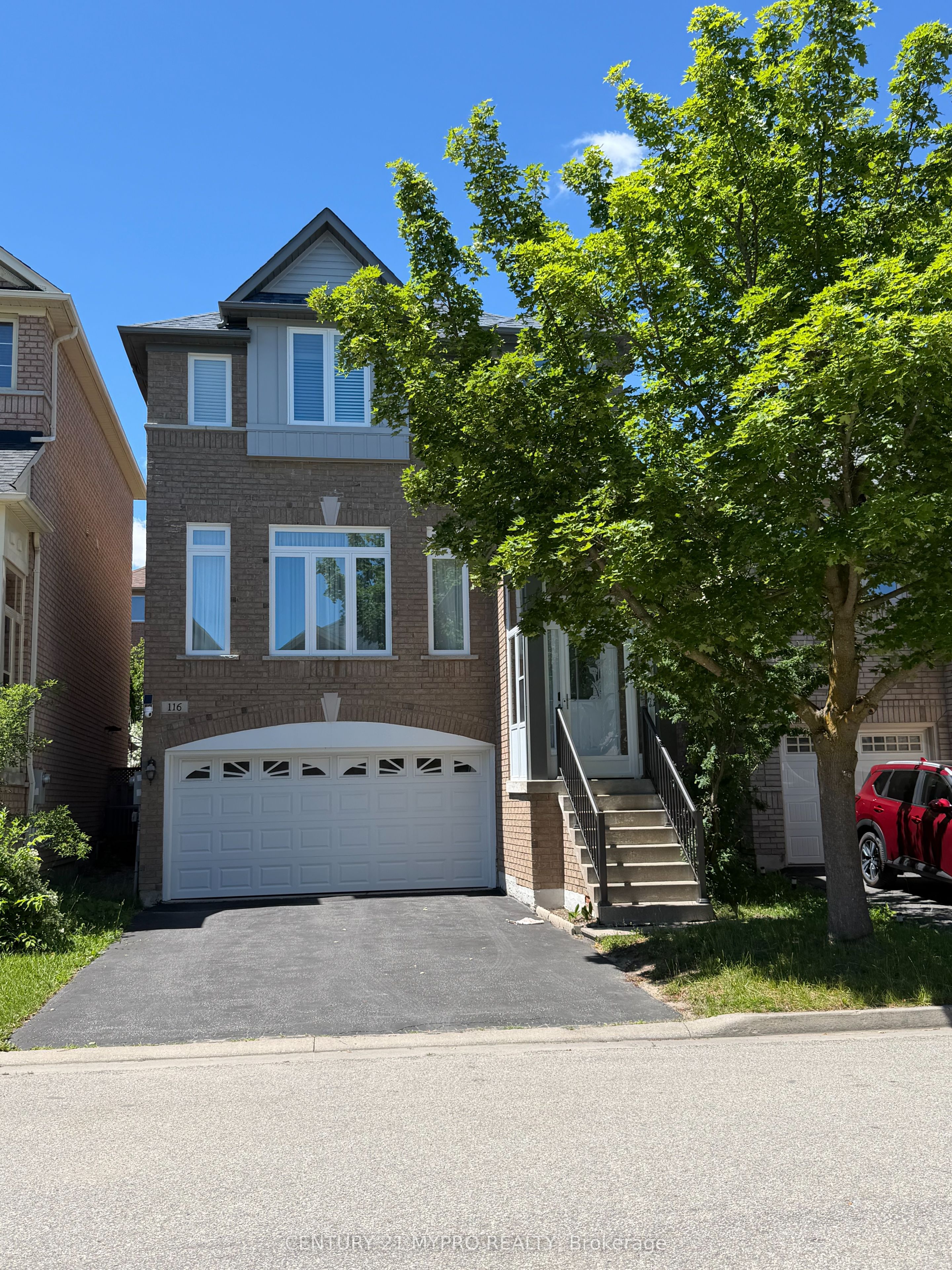 116 Orchard Hill (2nd Floor)