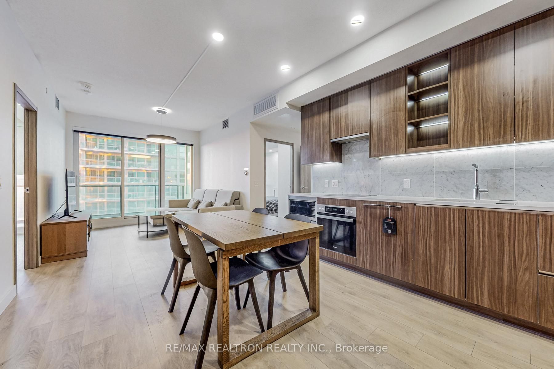 85 Mcmahon Unit 3106