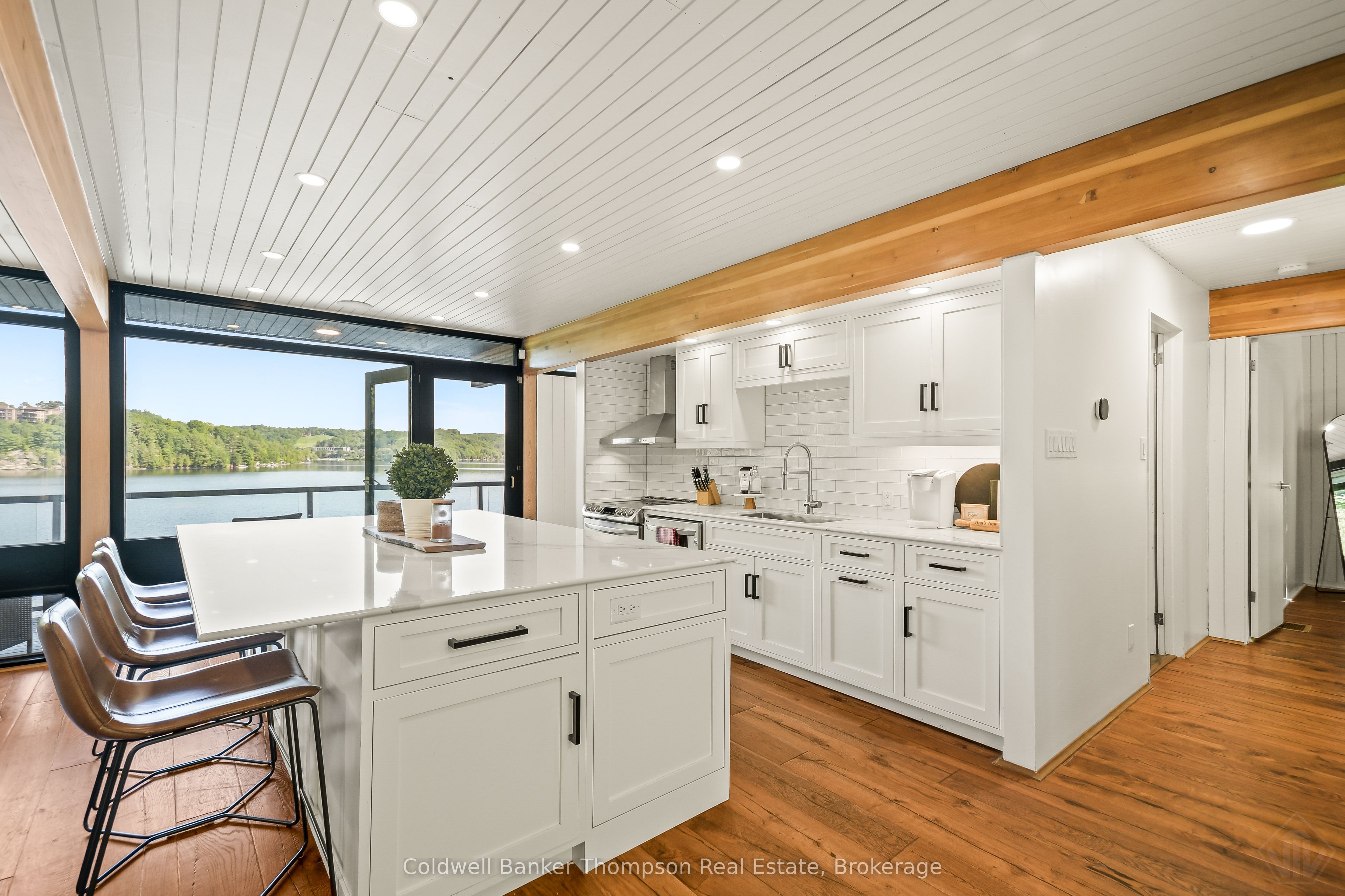 1053 HEMLOCK POINT