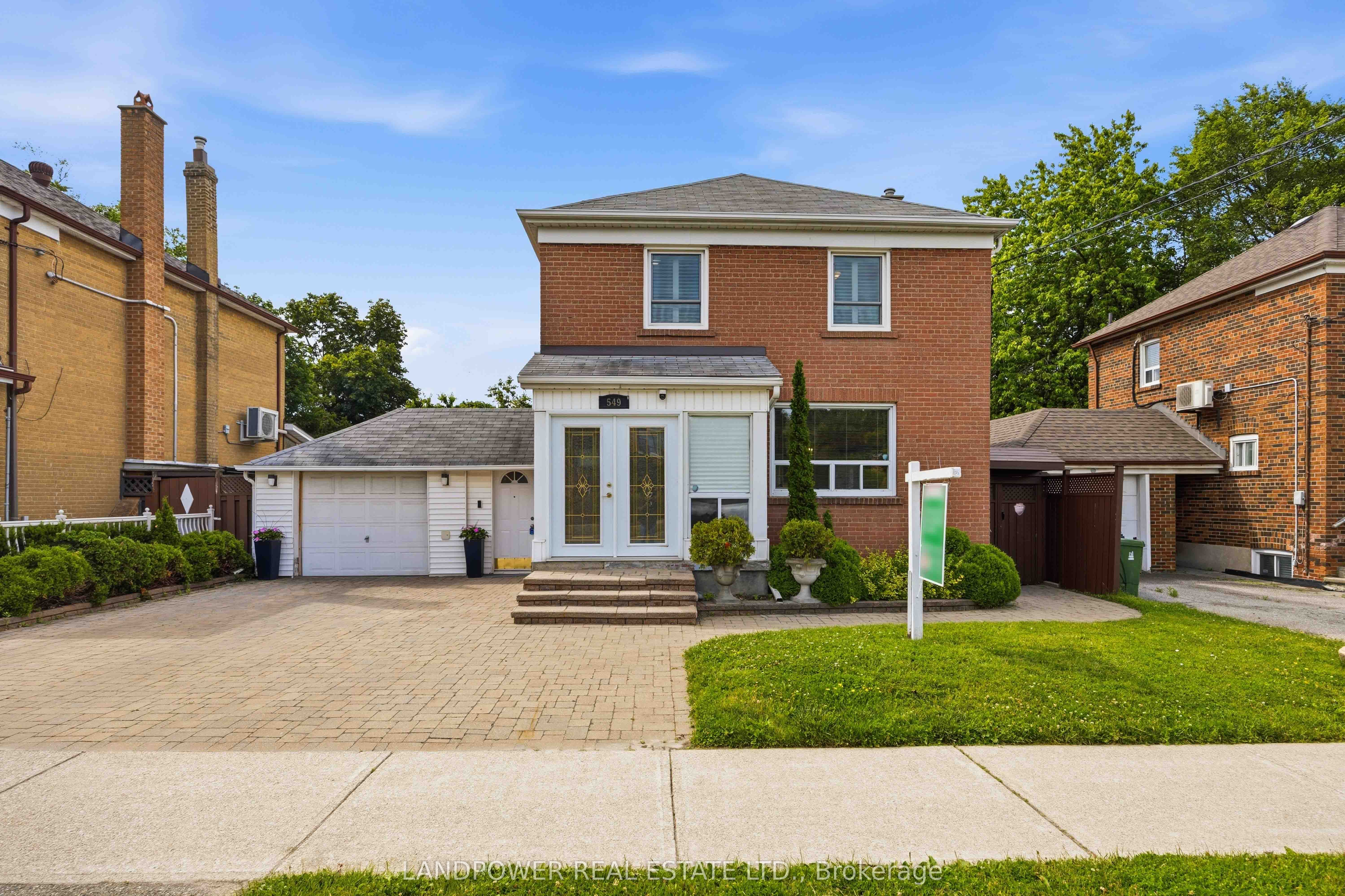 549 Lawrence photo 4