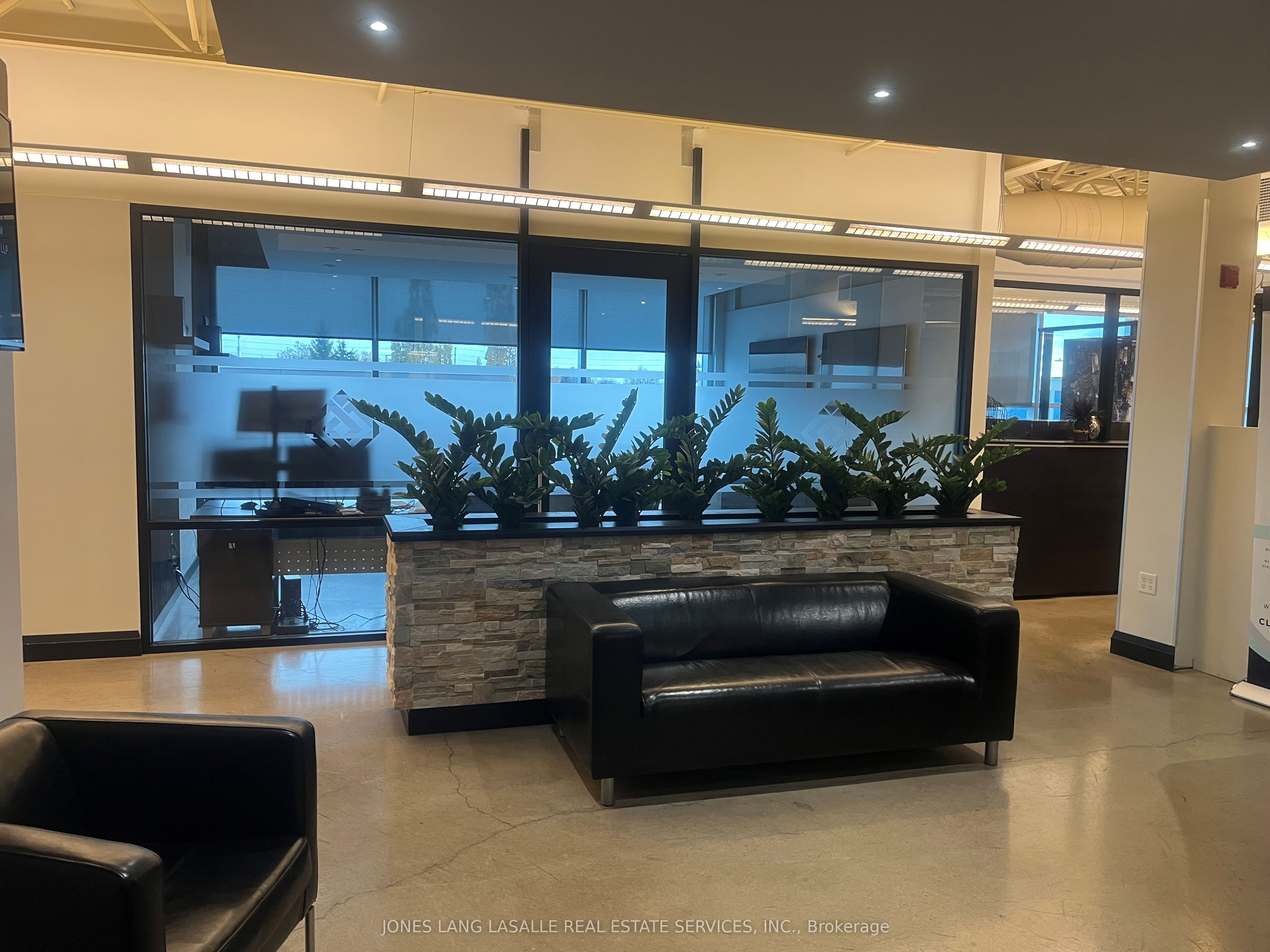 2939 Portland Unit 200