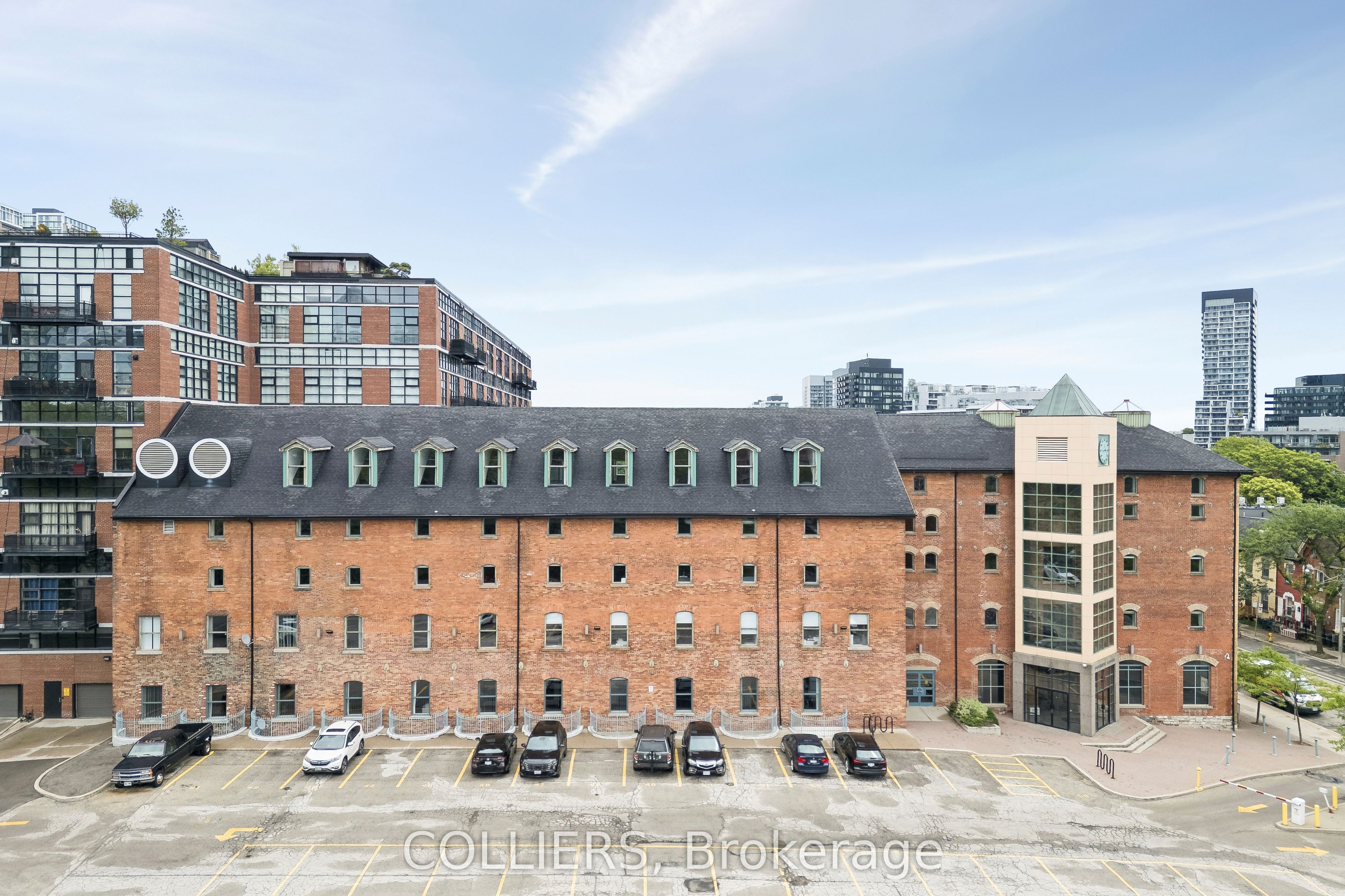 468 Queen Unit 200