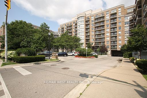650 Lawrence Unit 905