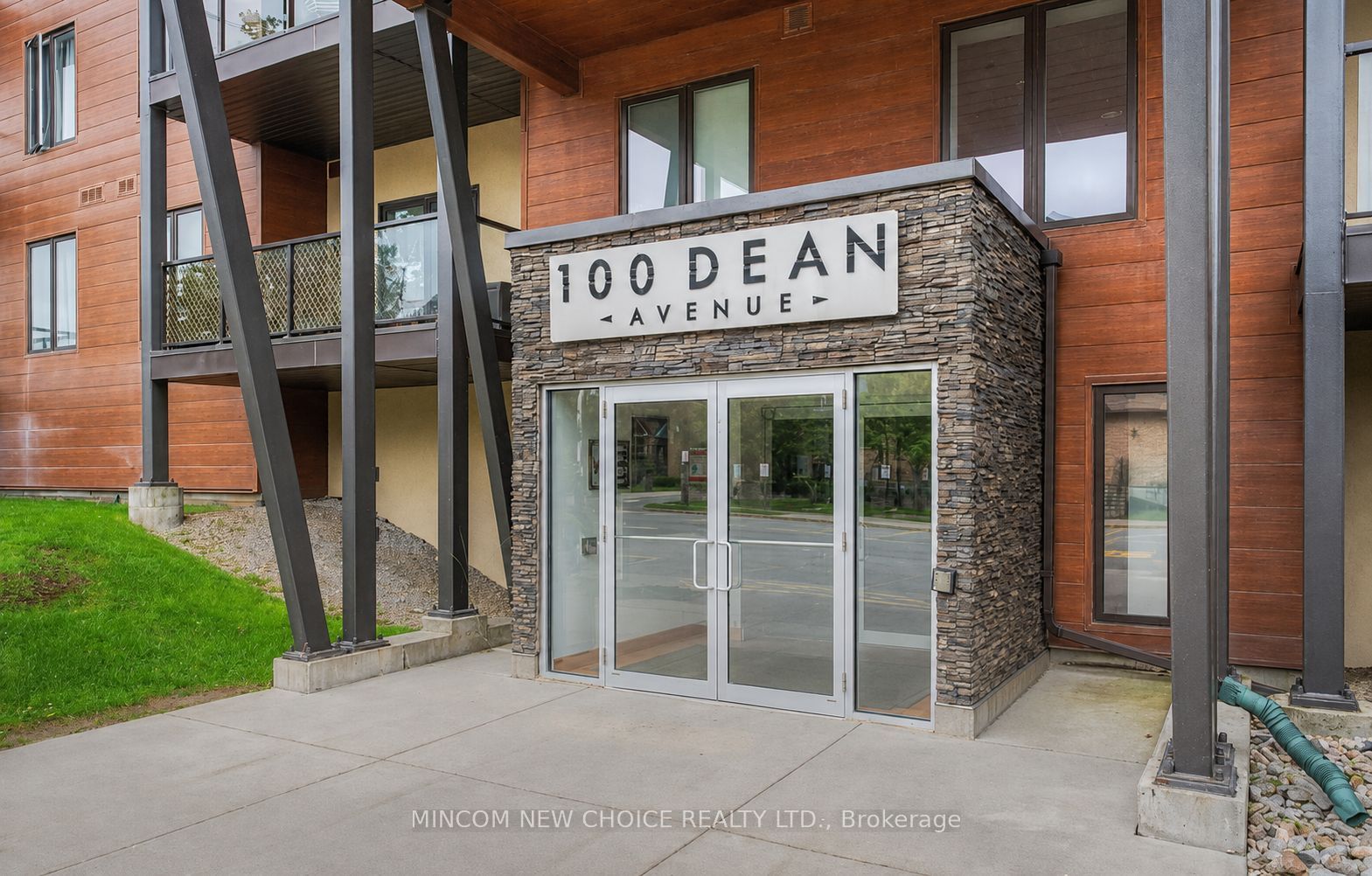 100 Dean Unit 414 photo 2