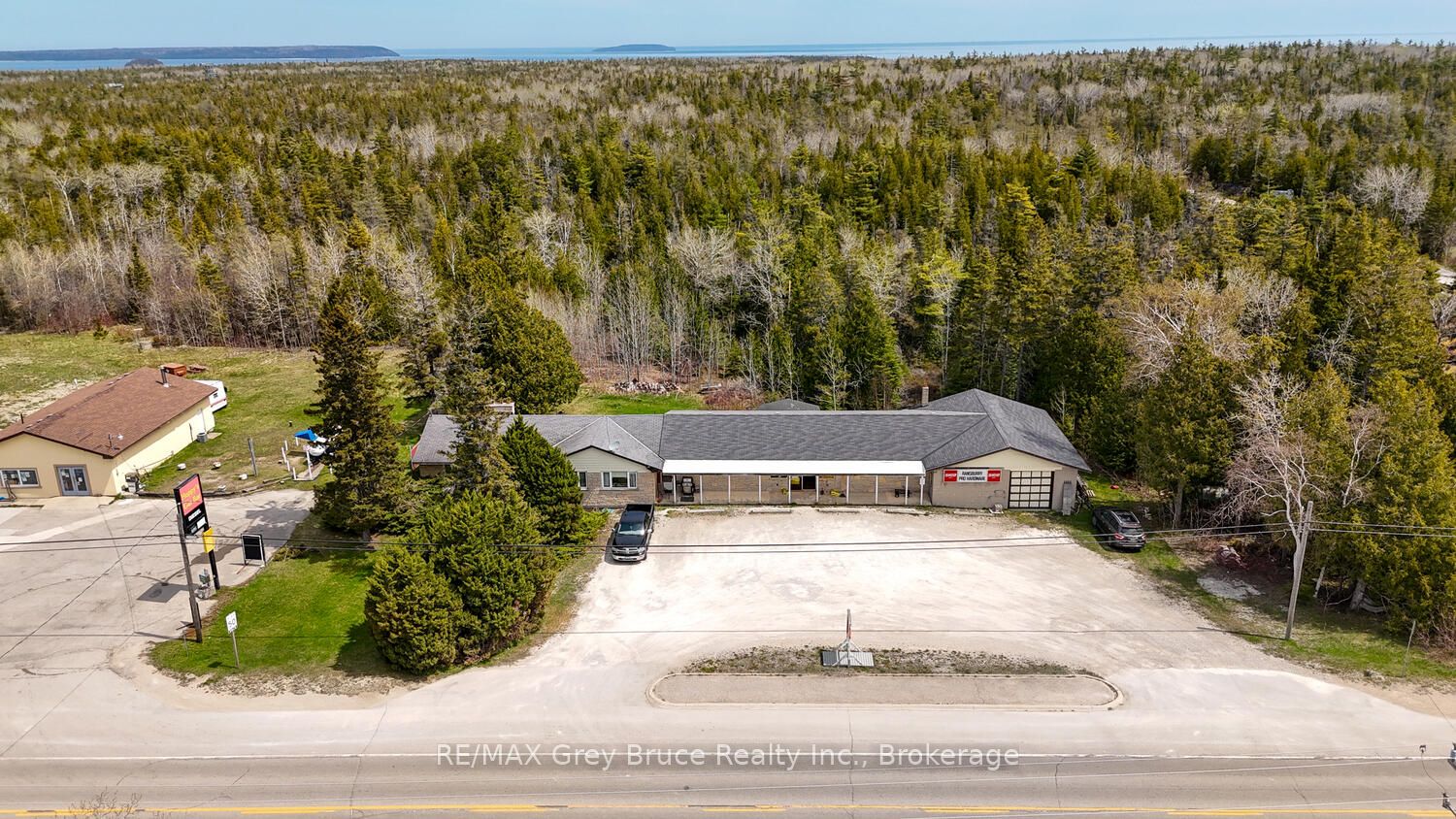 7382 Highway 6