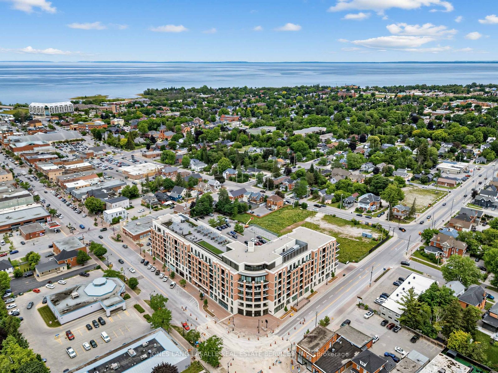 1 Hume Unit 102B