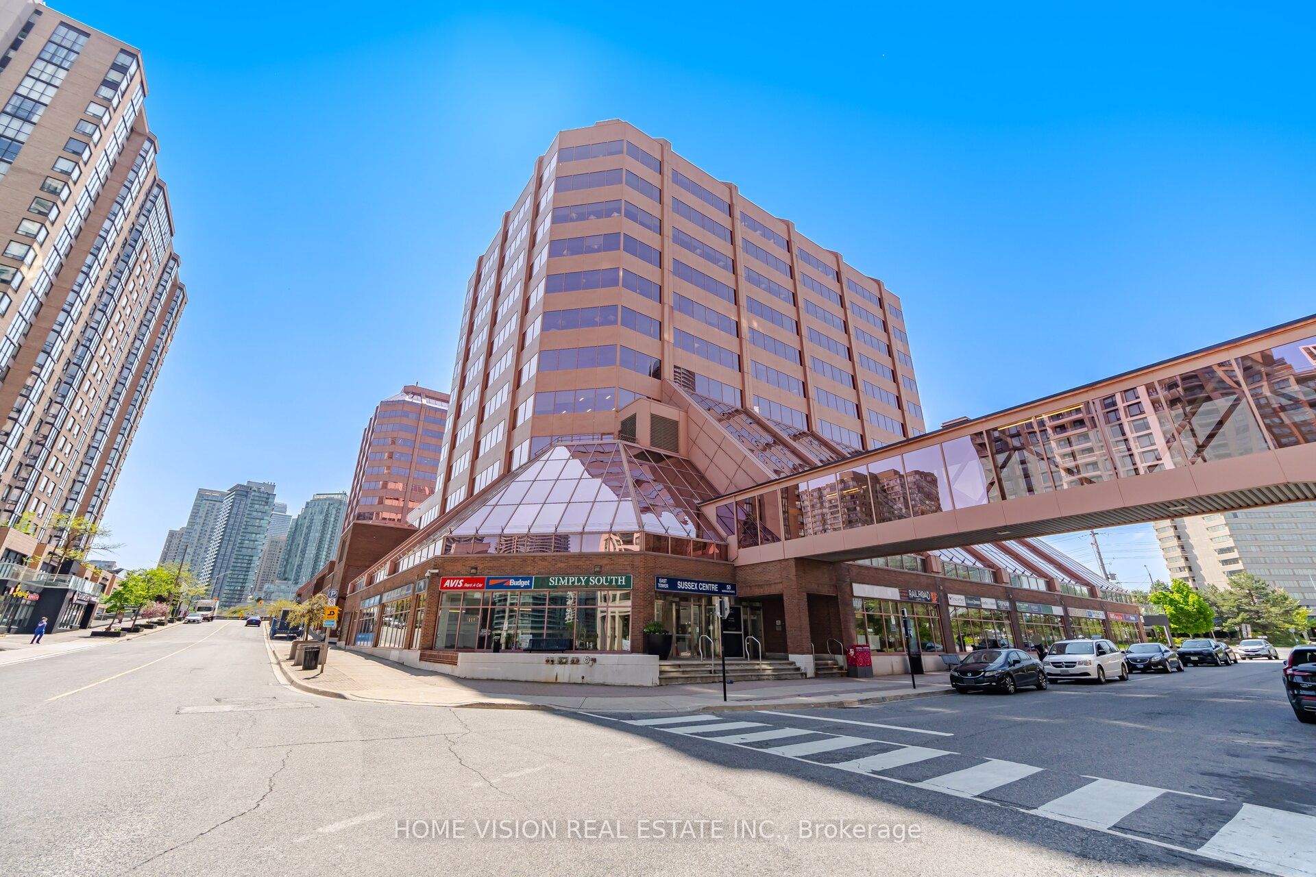 50 Burnhamthorpe Unit 106
