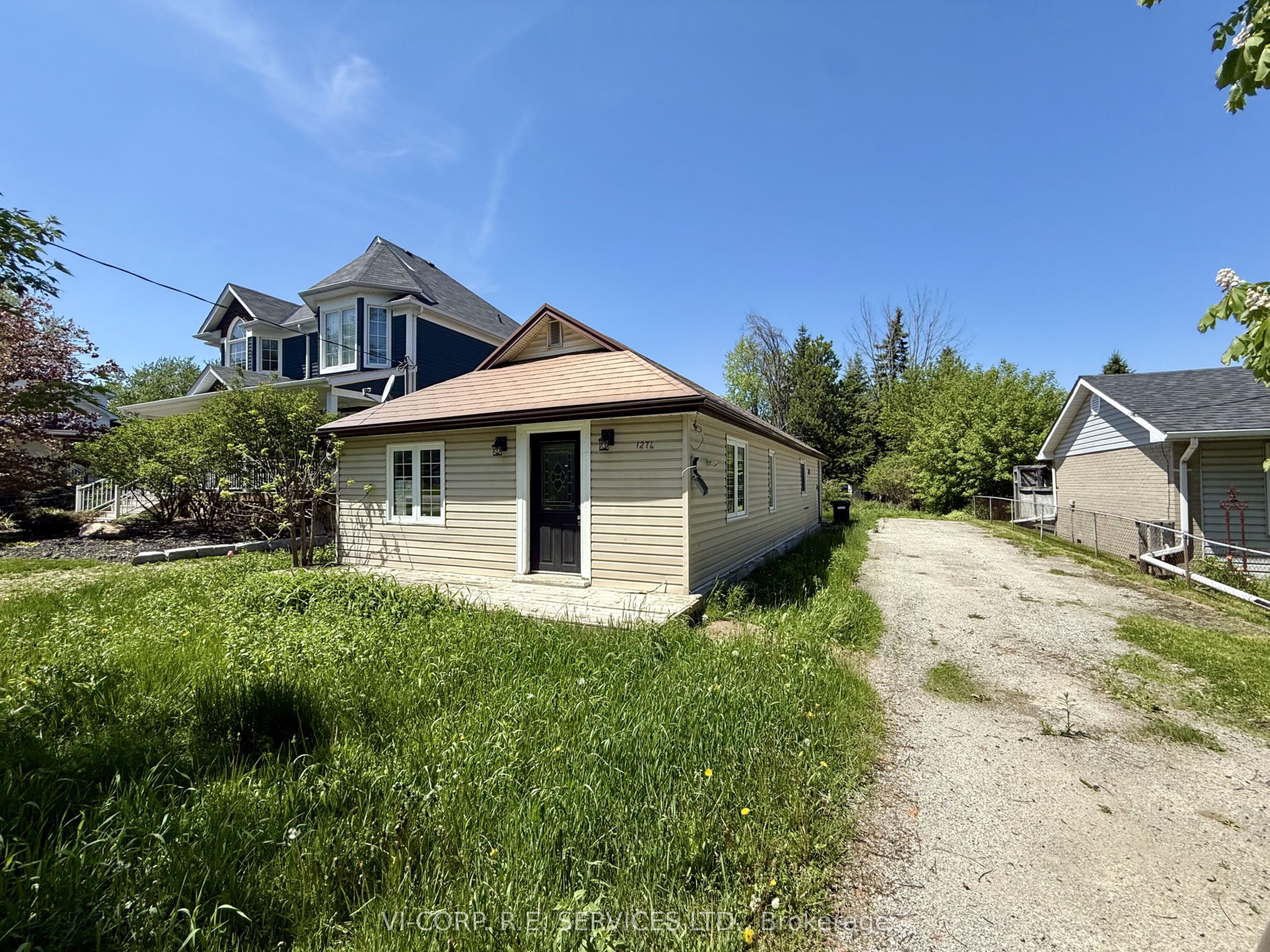 1274 Killarney Beach photo 2