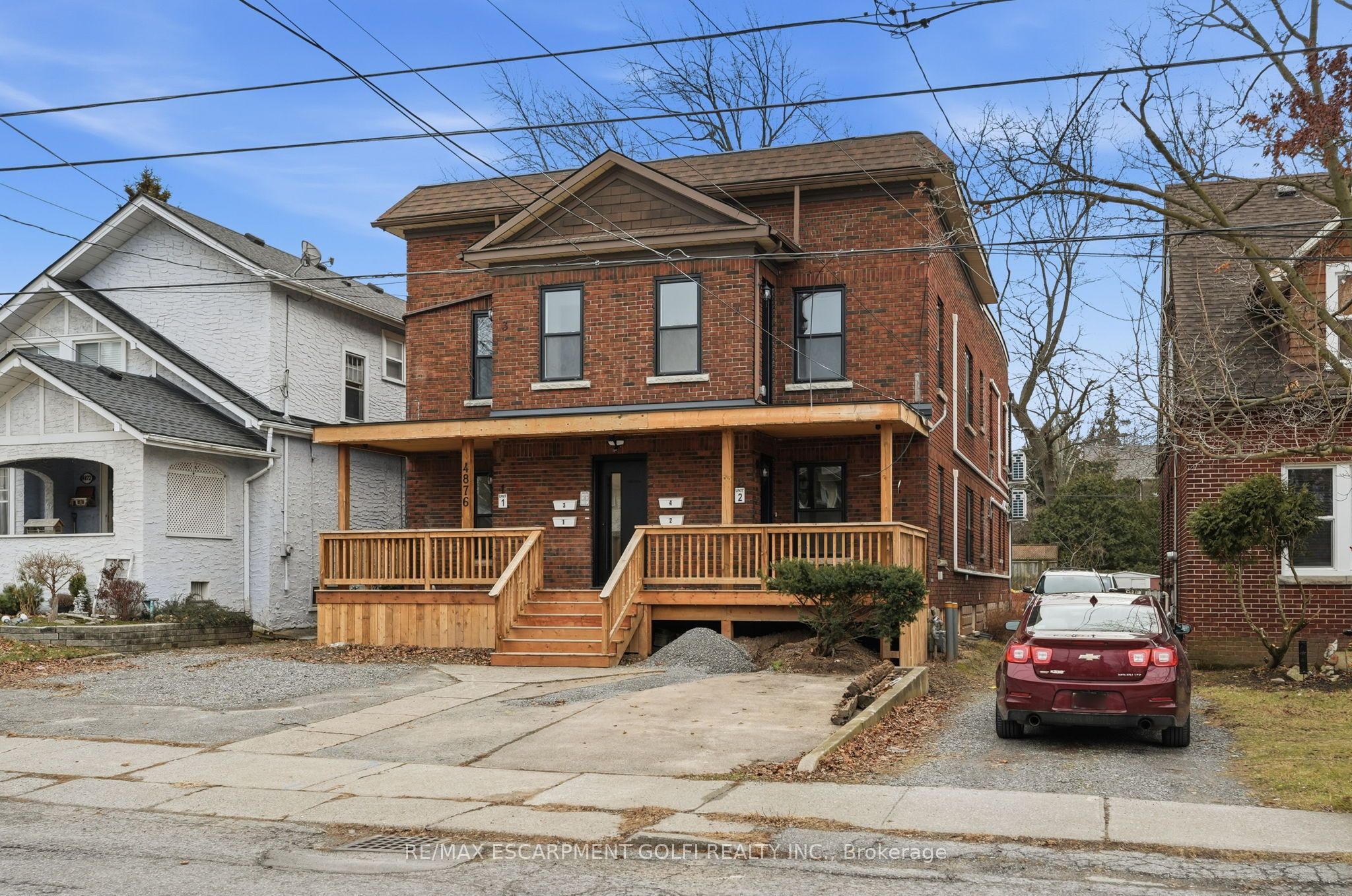4876 Simcoe Unit 3 photo 2