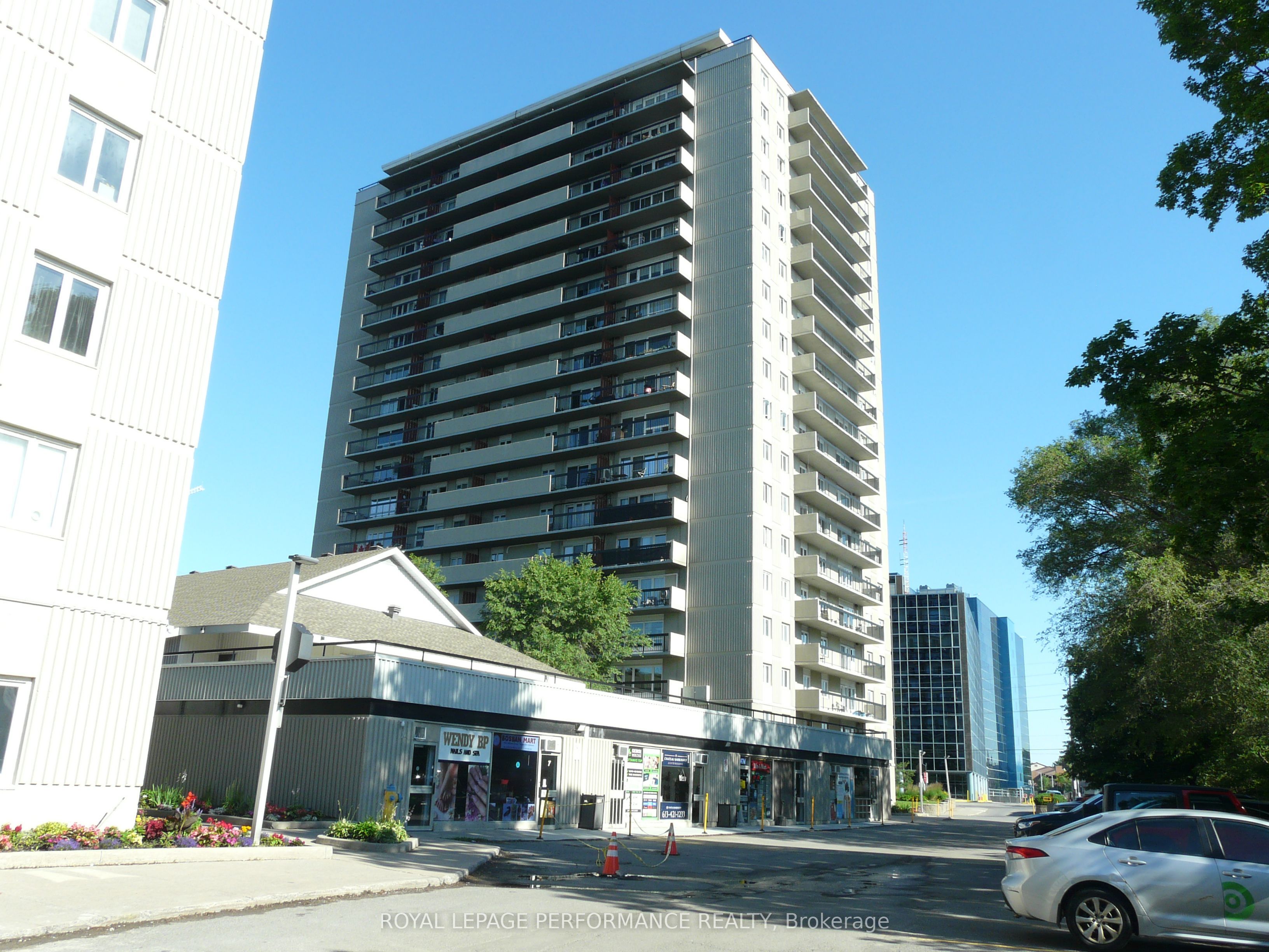 158A Mcarthur Unit 907