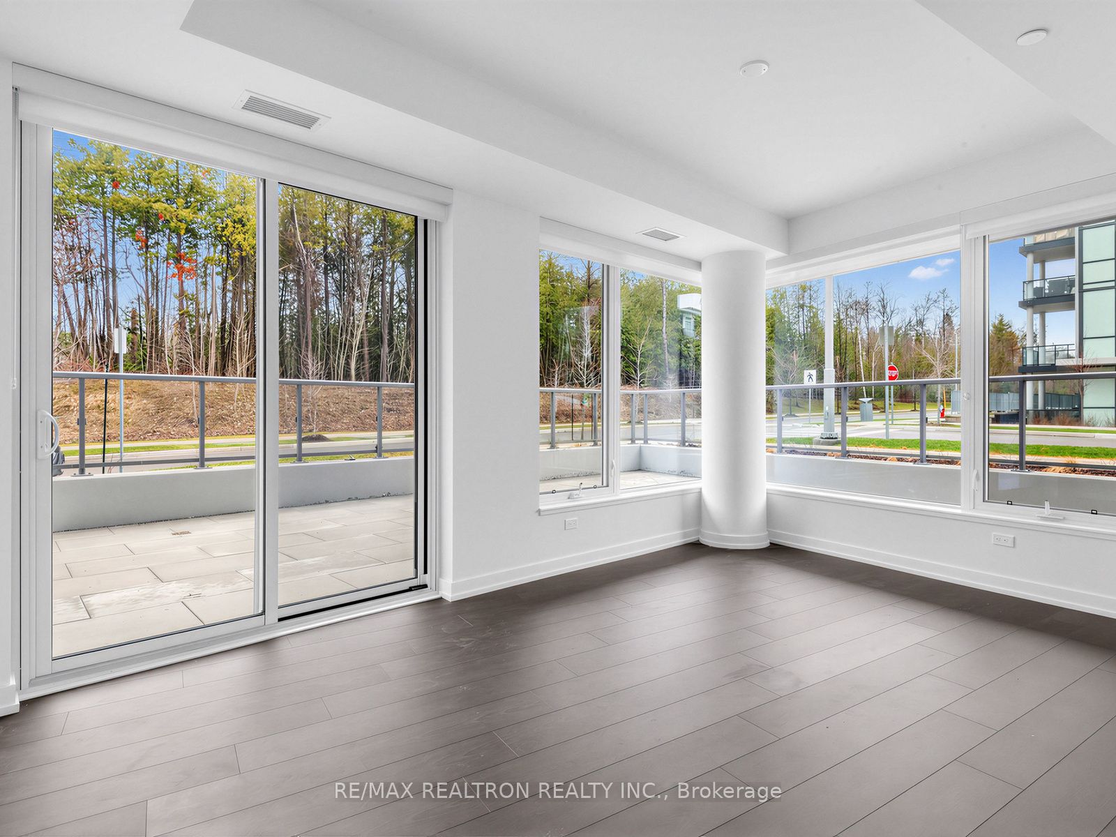 333 Sunseeker Avenue 101, Innisfil, ON L9S 0R6, Innisfil