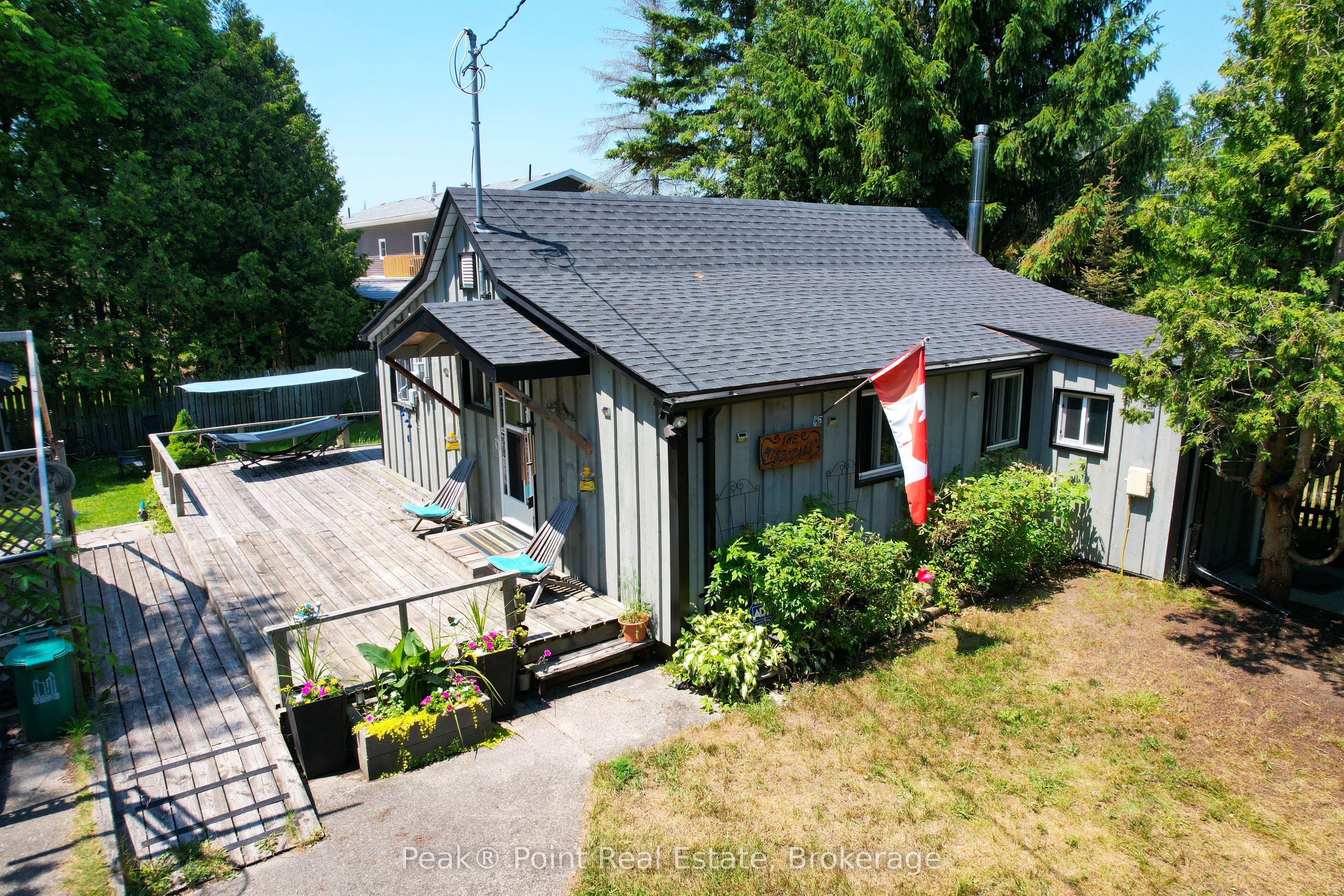 36 Barrie photo 2