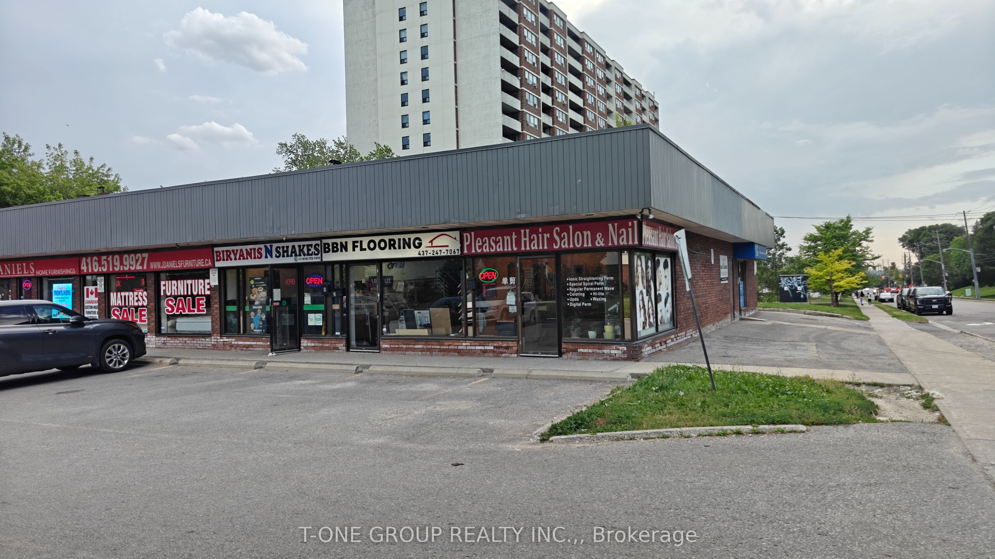 1410 Victoria Park Unit 6