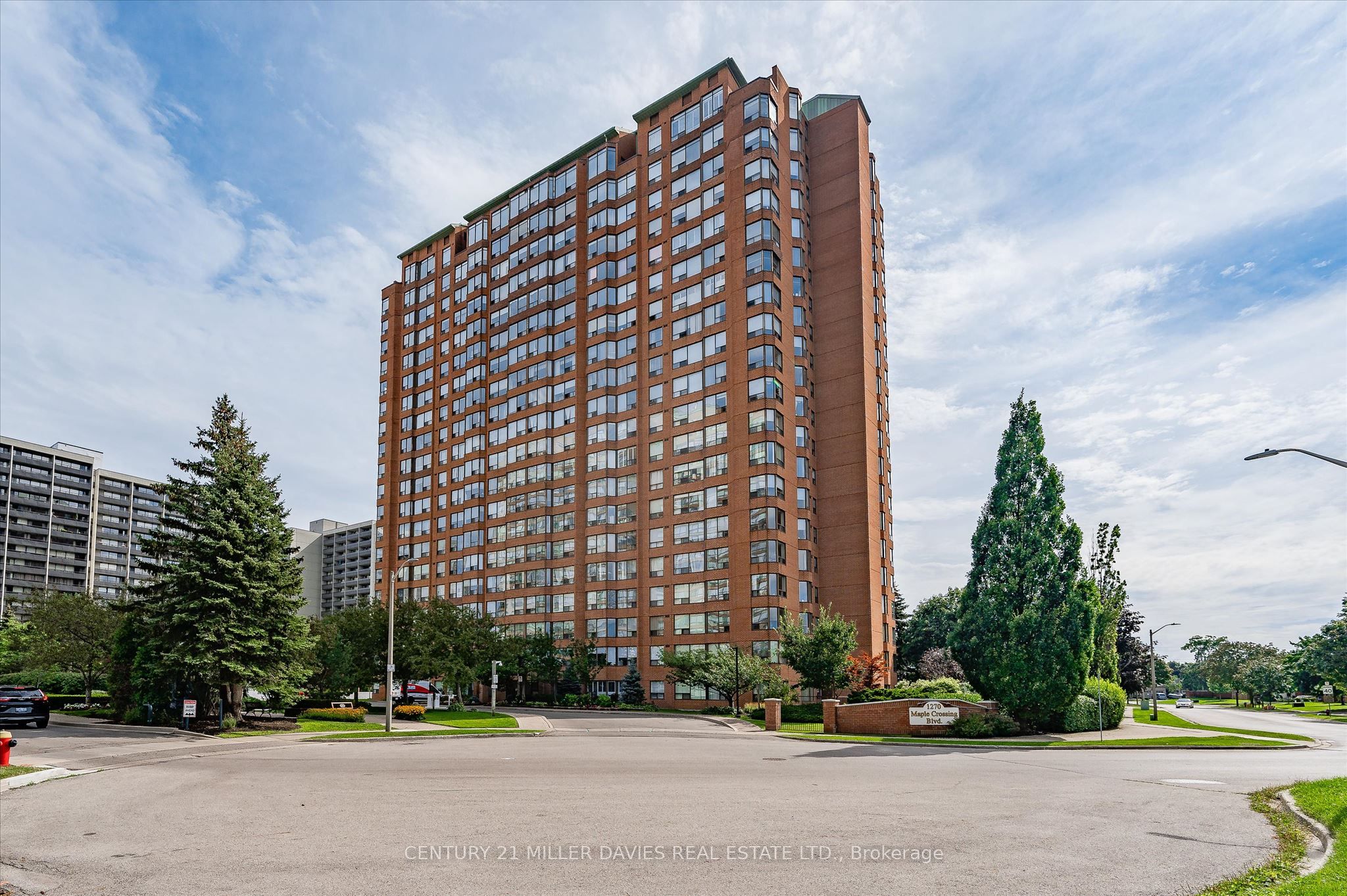 1270 Maple Crossing Unit 808 photo 3